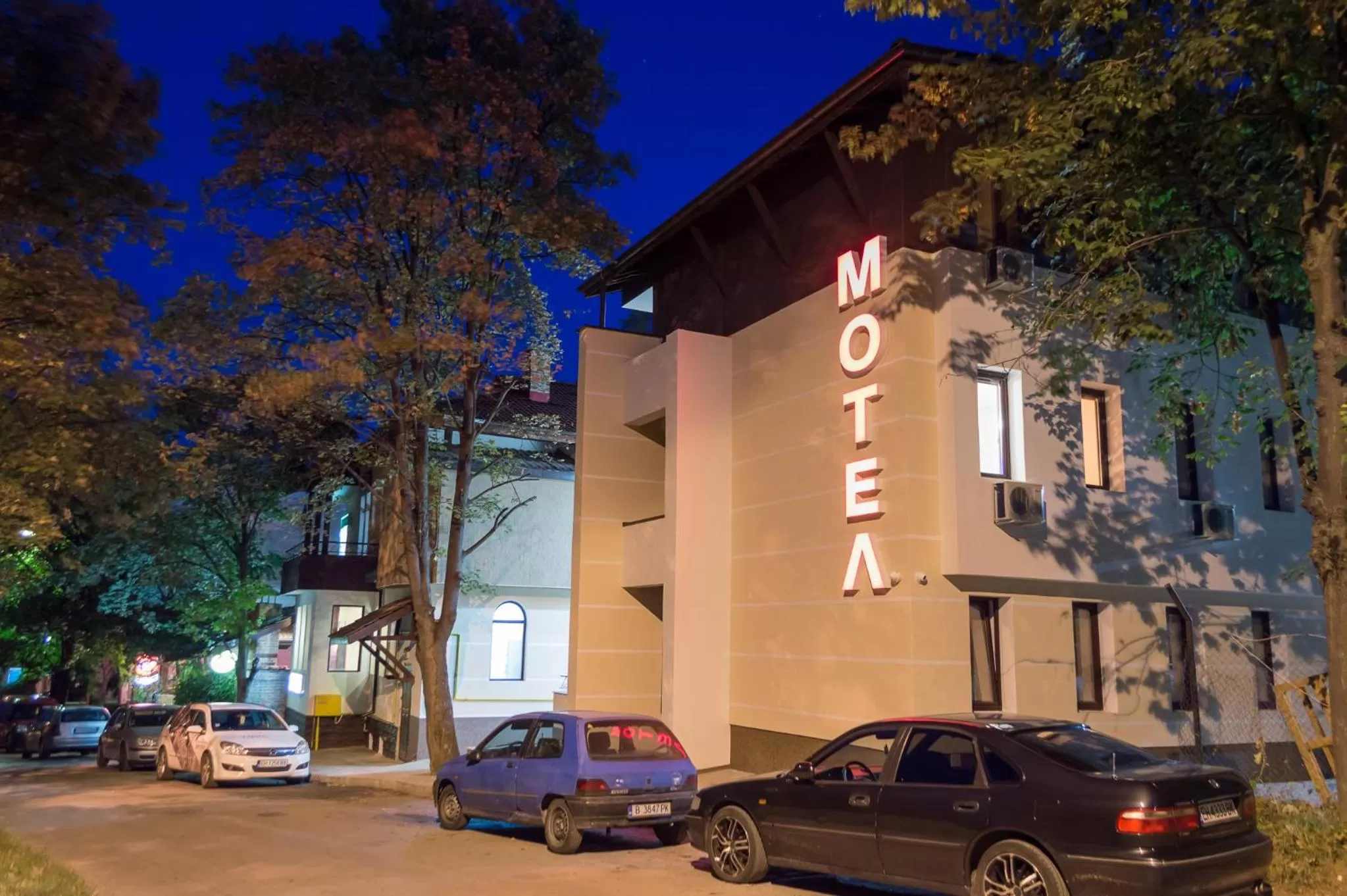 Night in Complex Friends