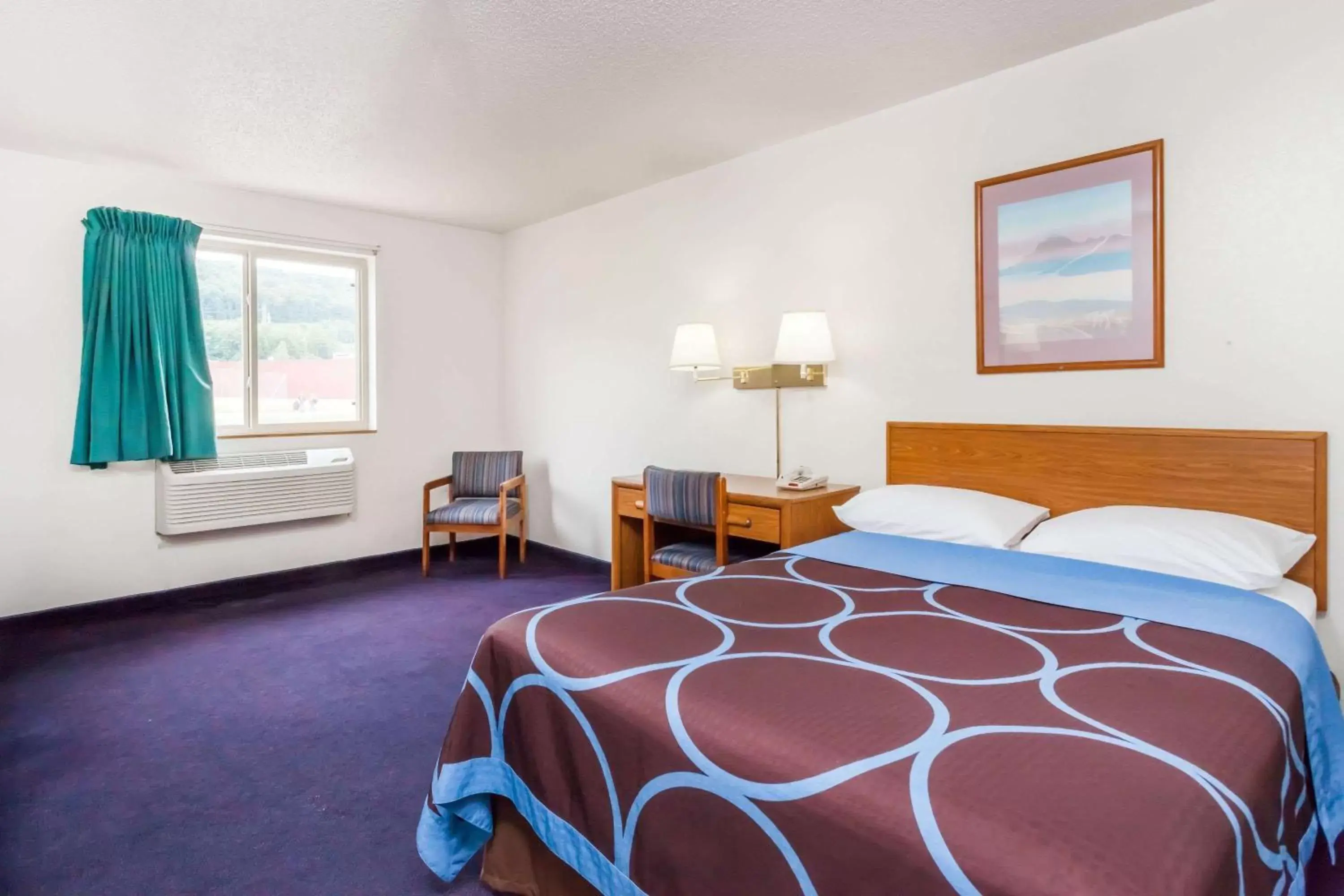 Photo of the whole room, Bed in Super 8 by Wyndham Sidney NY