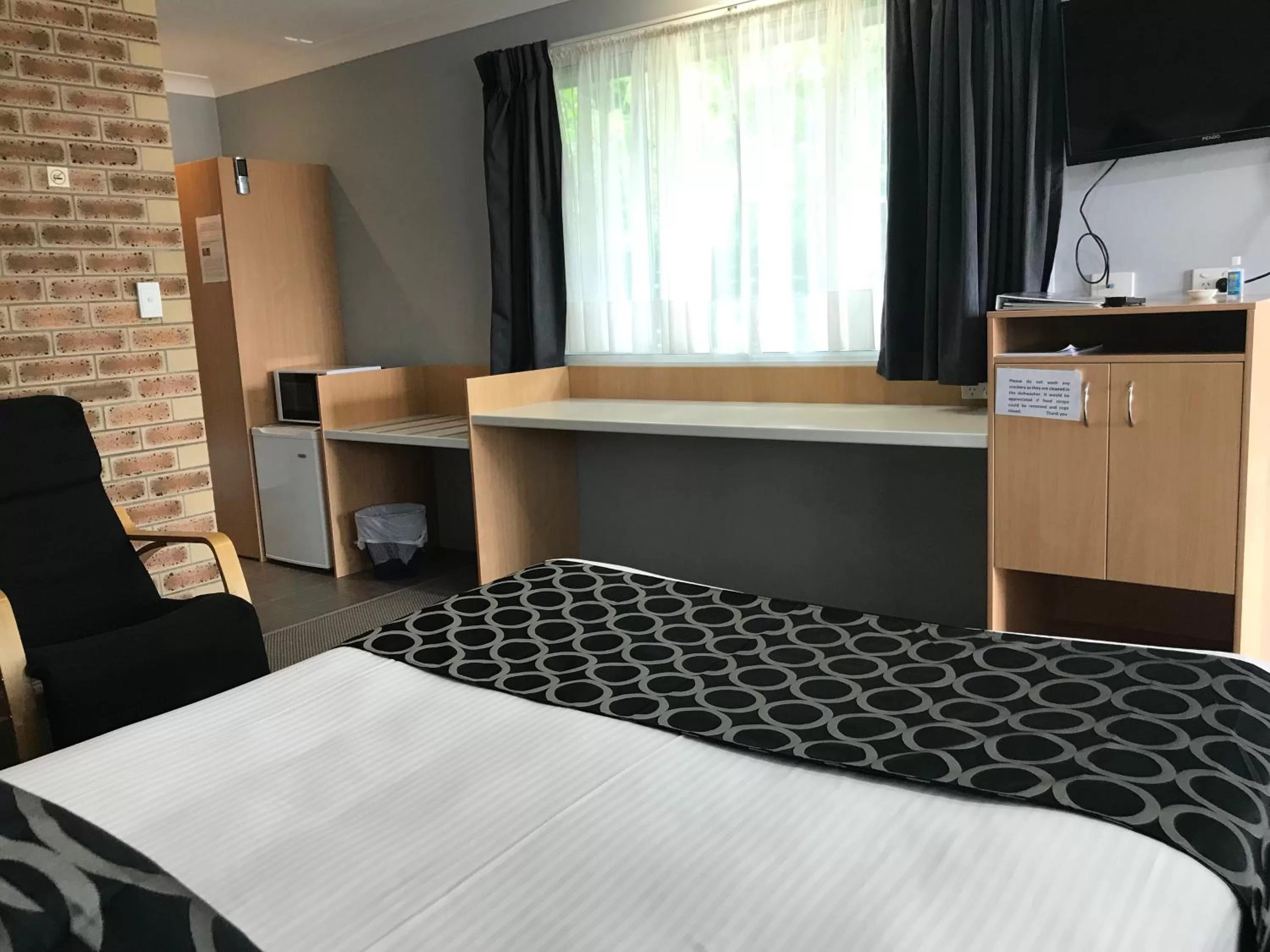 Bed in Jumbuck Motor Inn