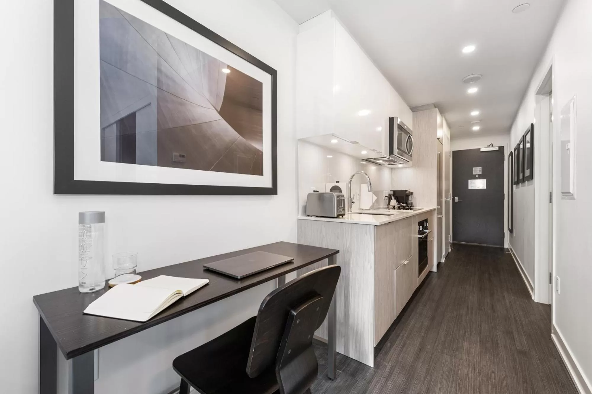 Kitchen or kitchenette in reStays Ottawa