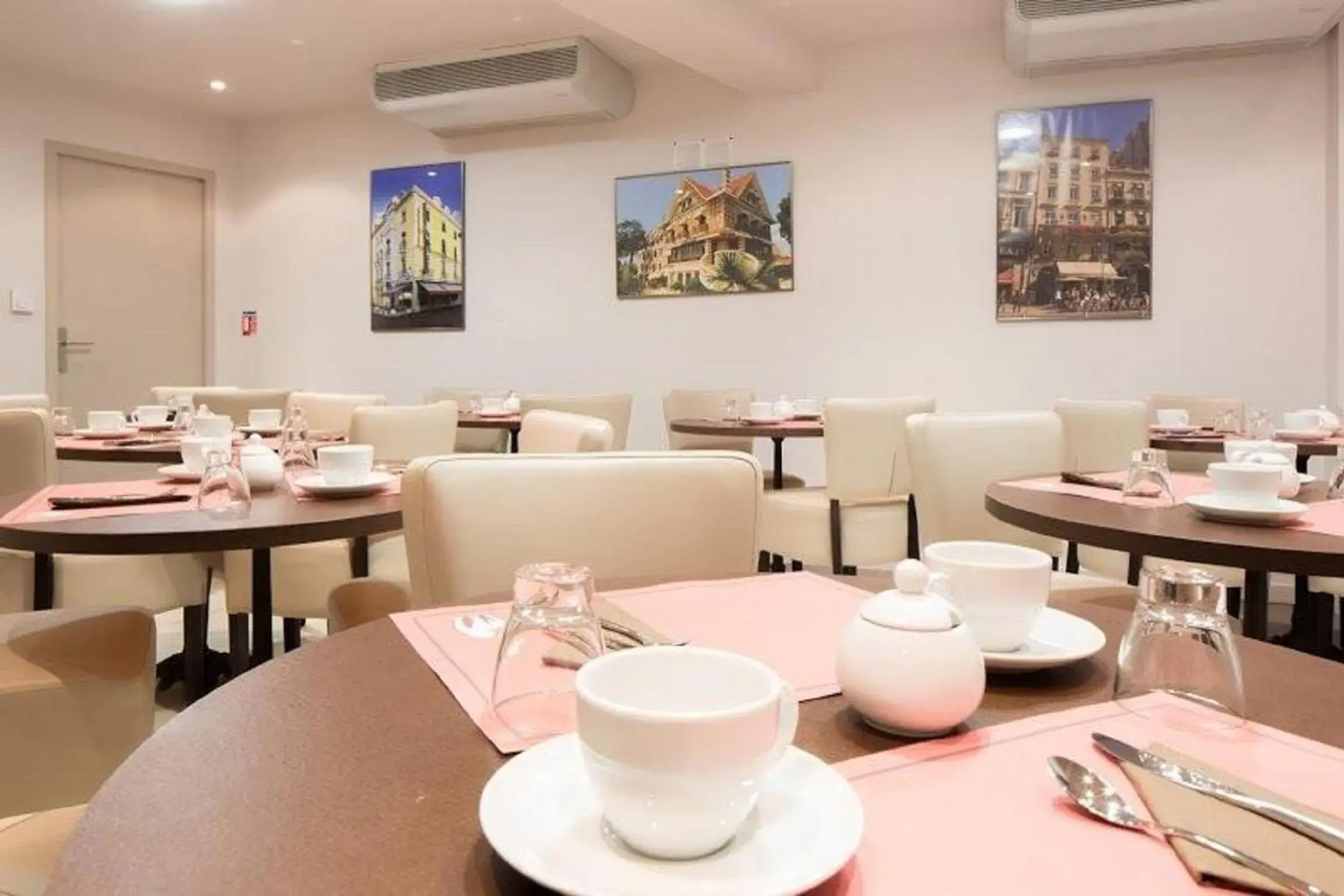 Continental breakfast, Restaurant/Places to Eat in Hotel Ours Blanc - Wilson