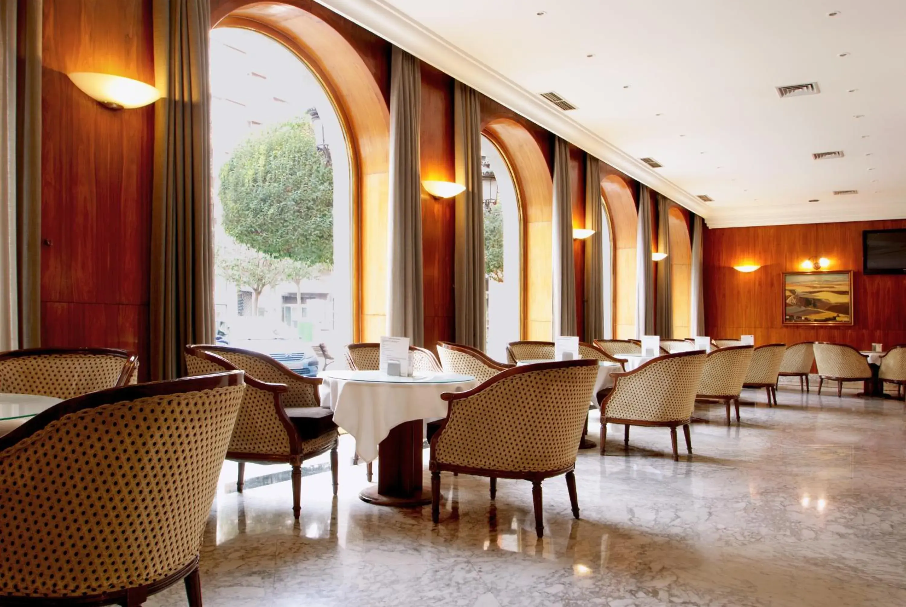 Breakfast, Restaurant/Places to Eat in Hotel Mozart