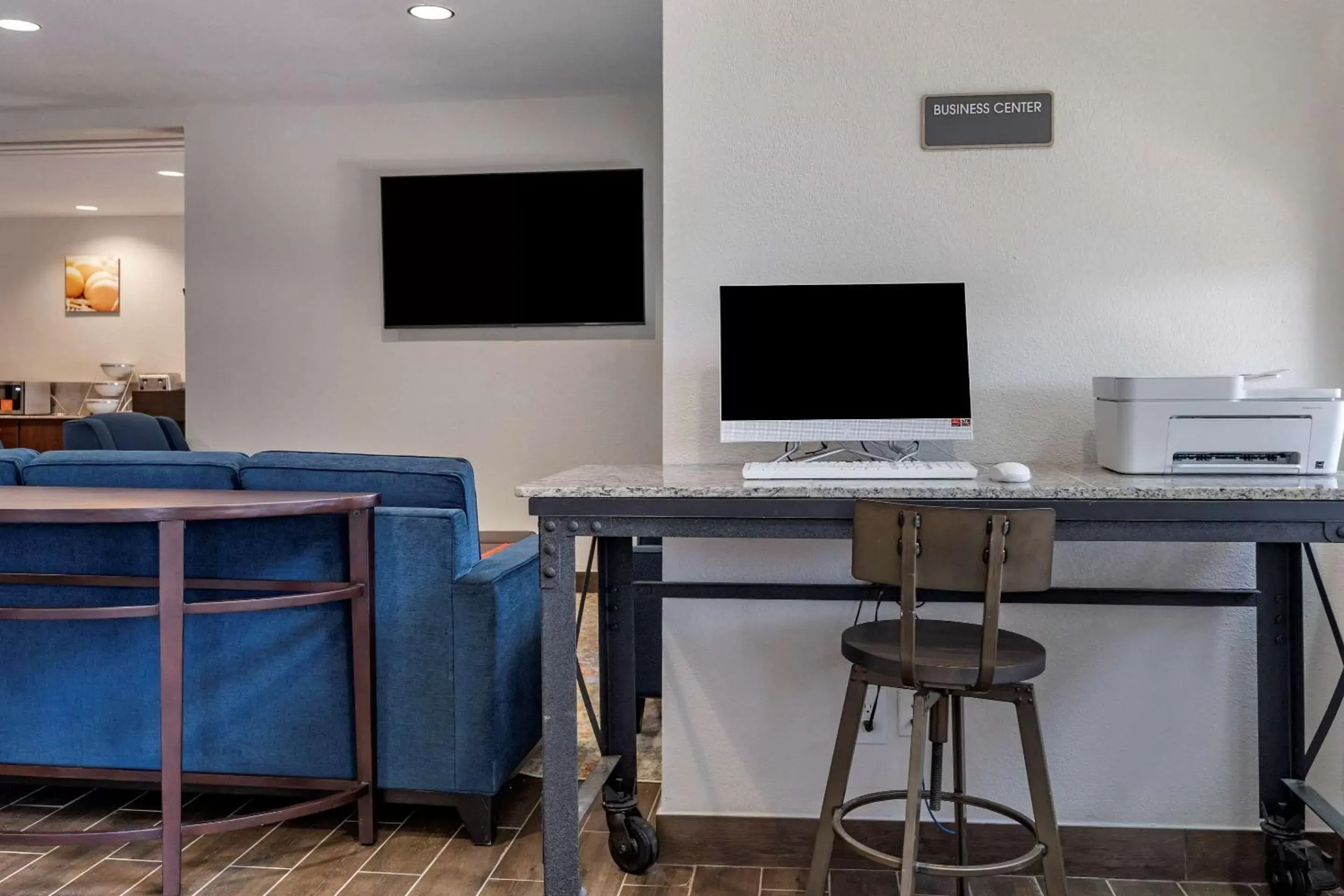 Business facilities, TV/Entertainment Center in Comfort Inn & Suites