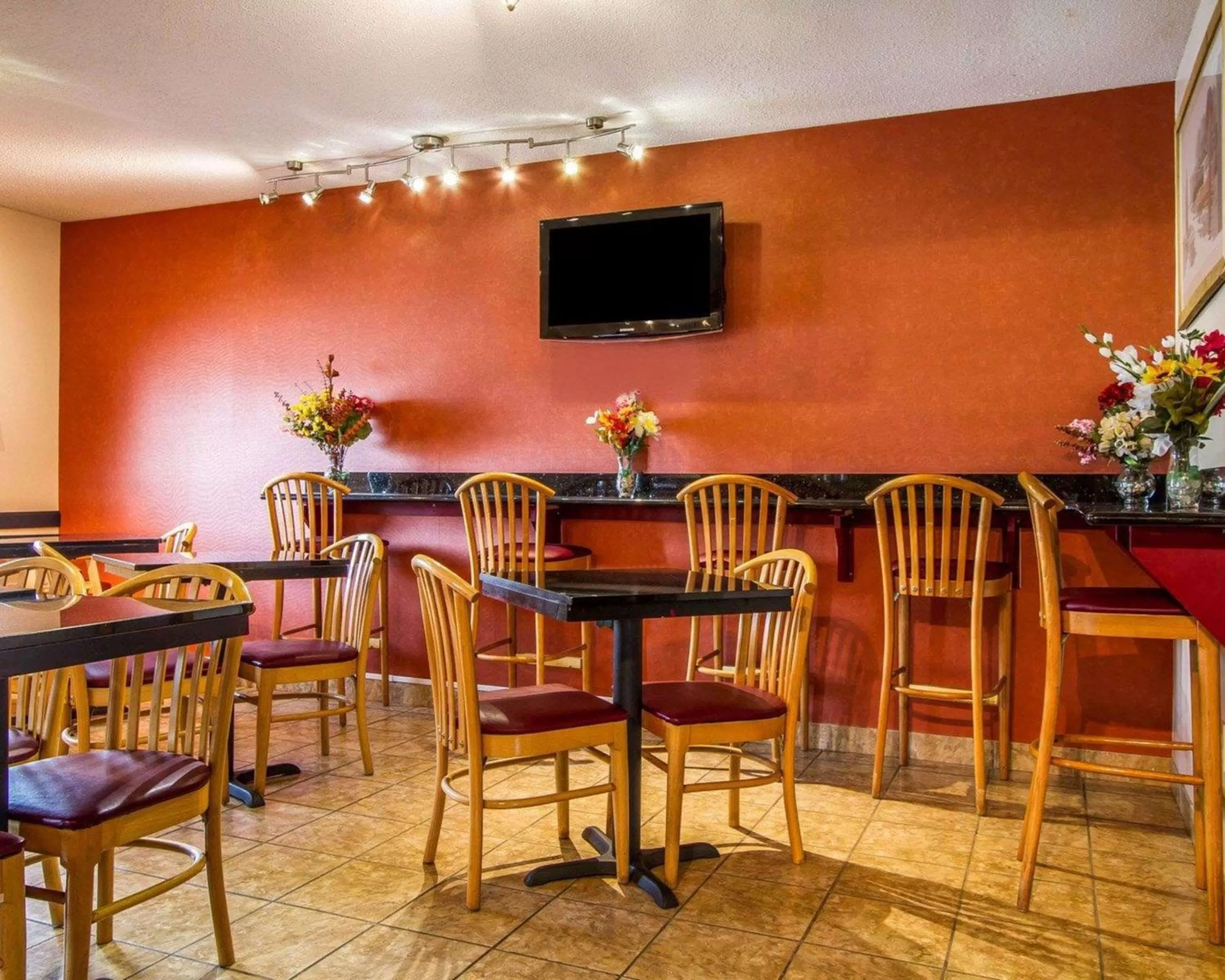 Restaurant/places to eat in Econo Lodge Freeport - Brunswick Area