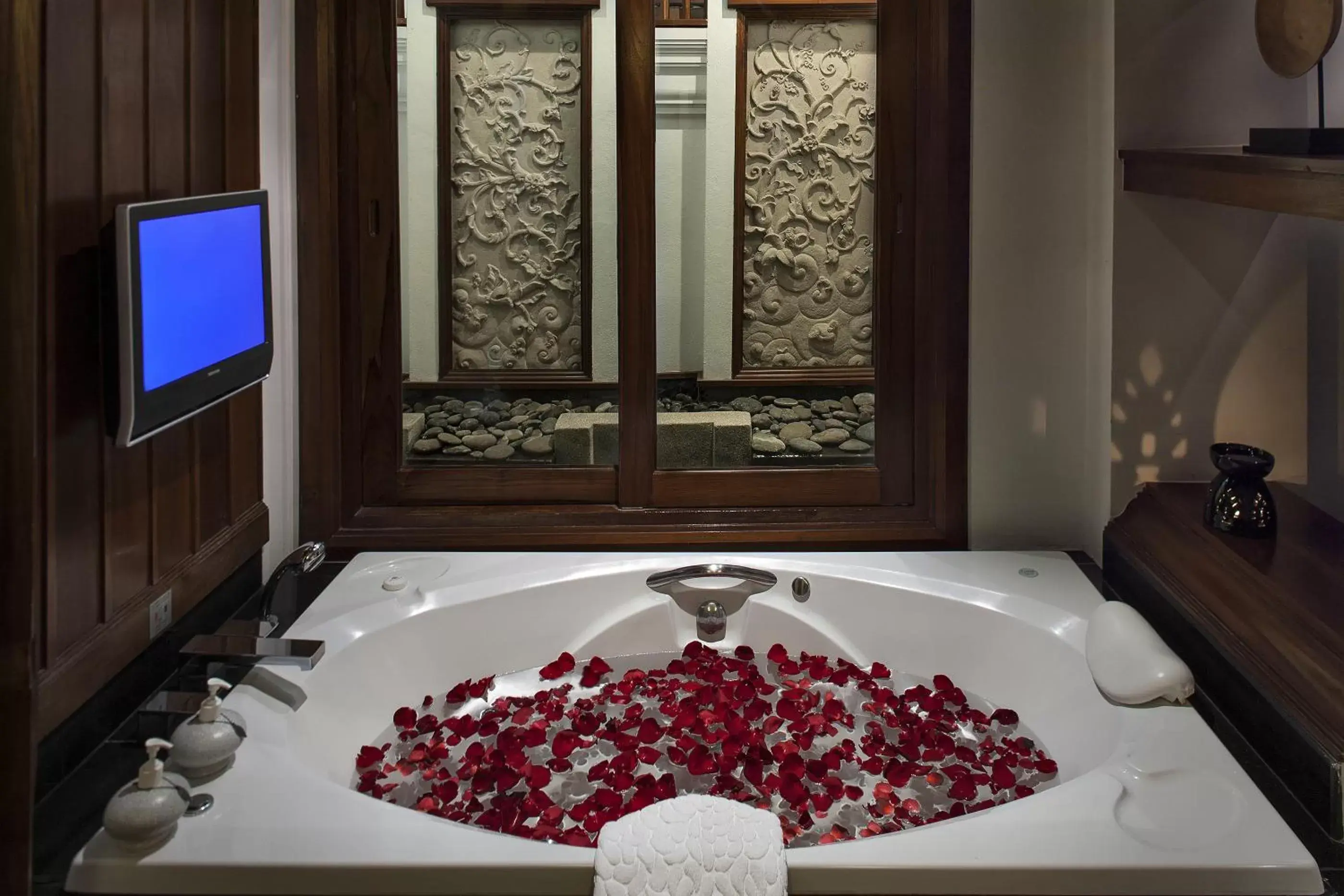 Bathroom in RatiLanna Riverside Spa Resort