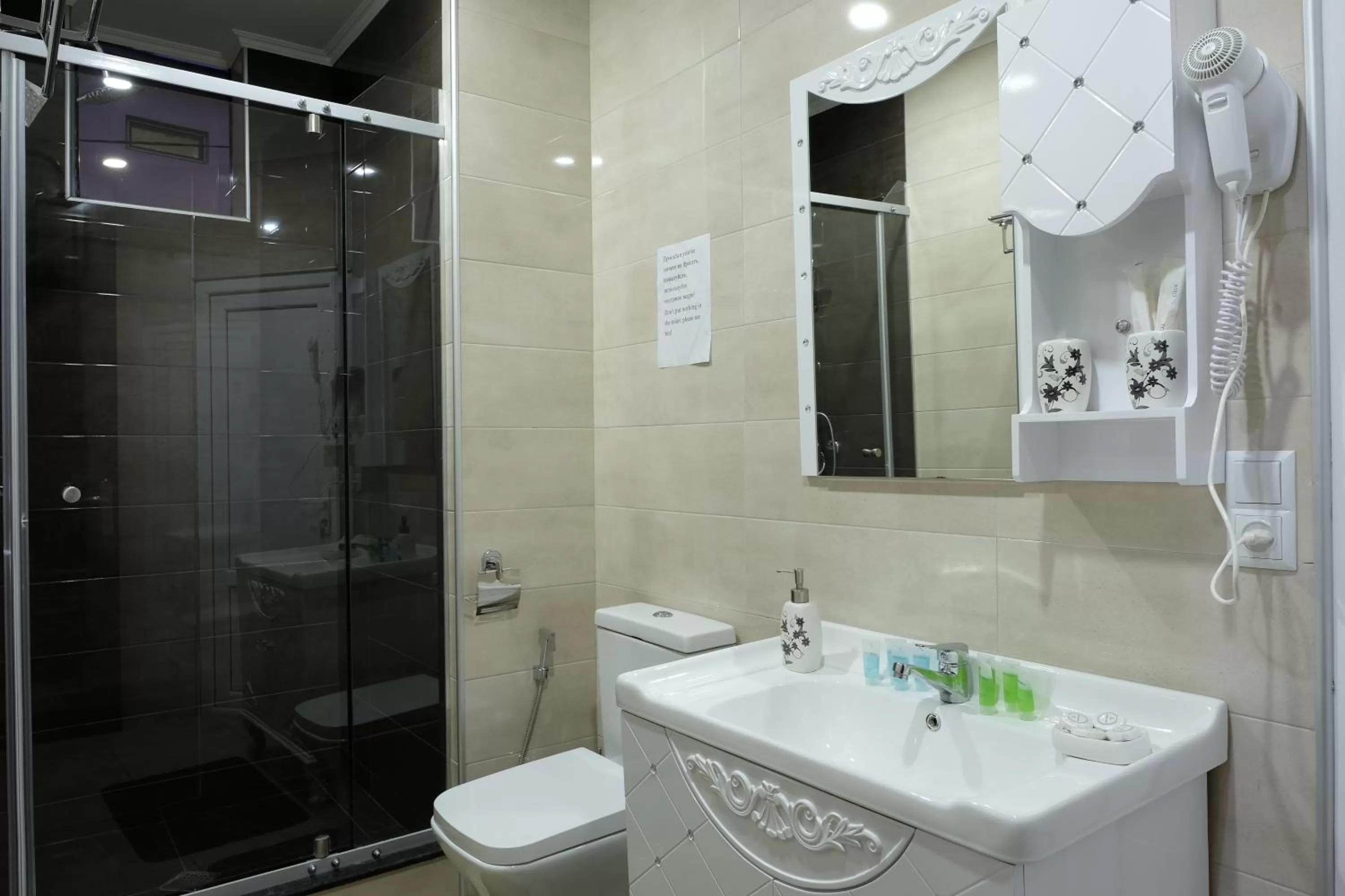 Shower in S&L Boutique Hotel
