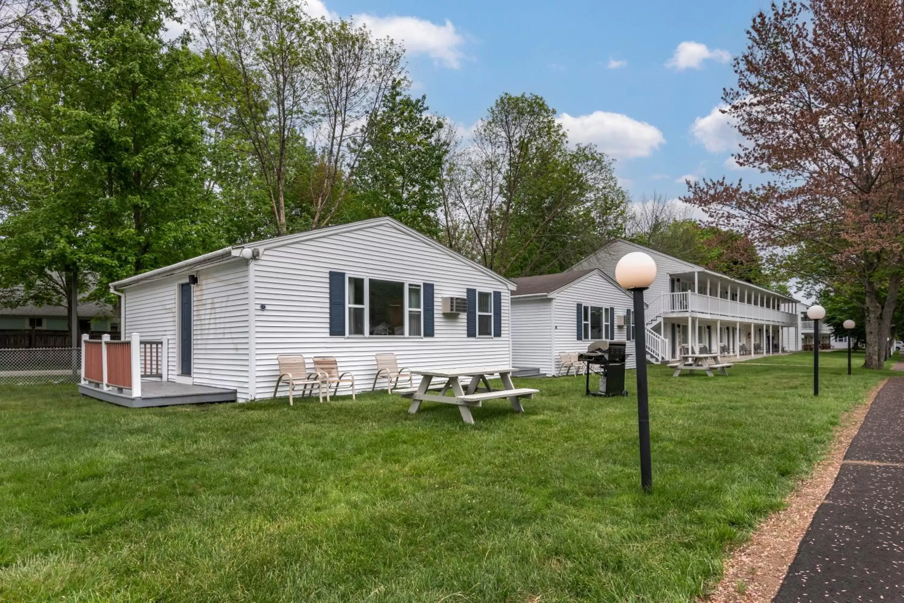 Property Building in Anchor Inn and Cottages Wells-Ogunquit