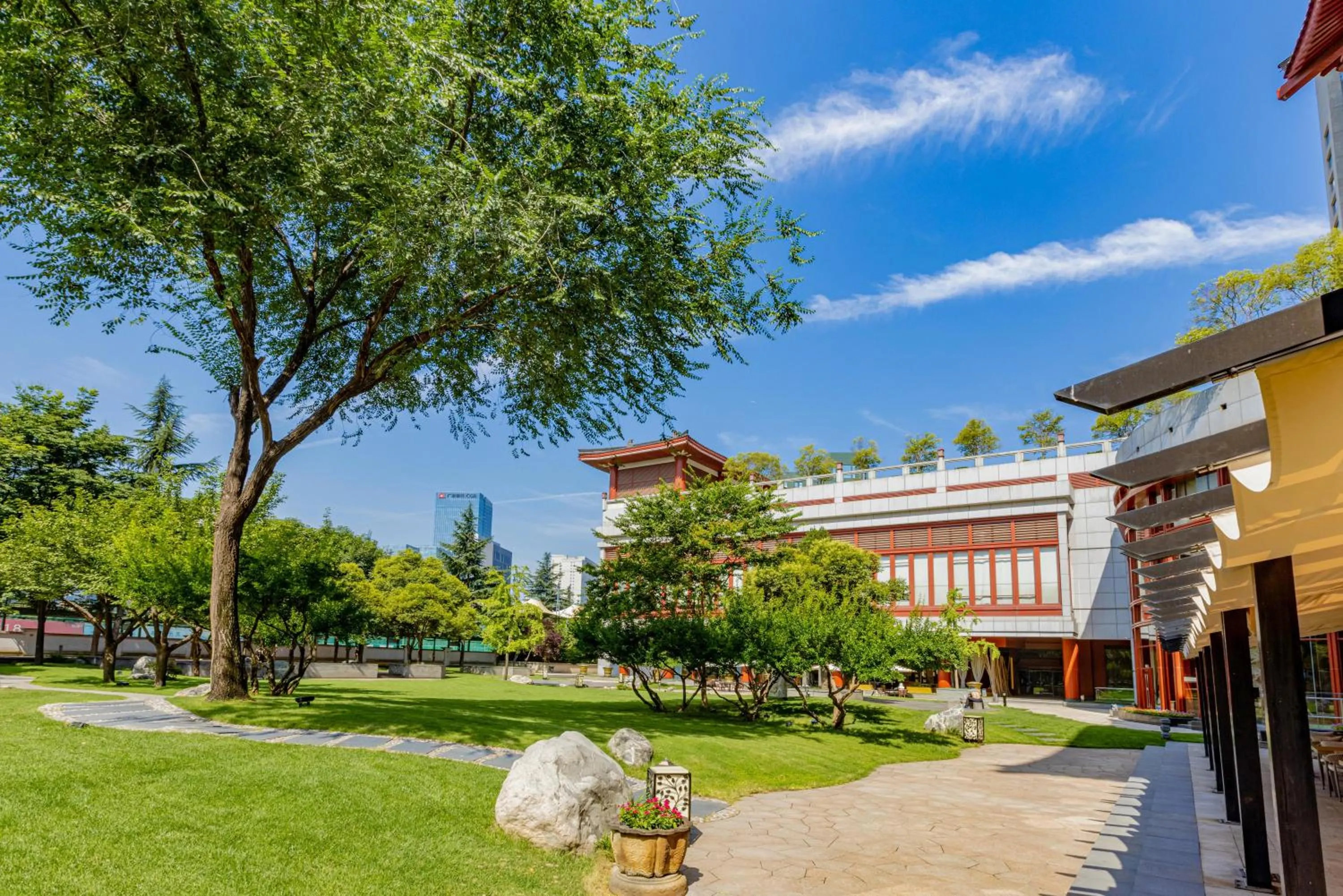 Garden in Shangri-La Xian
