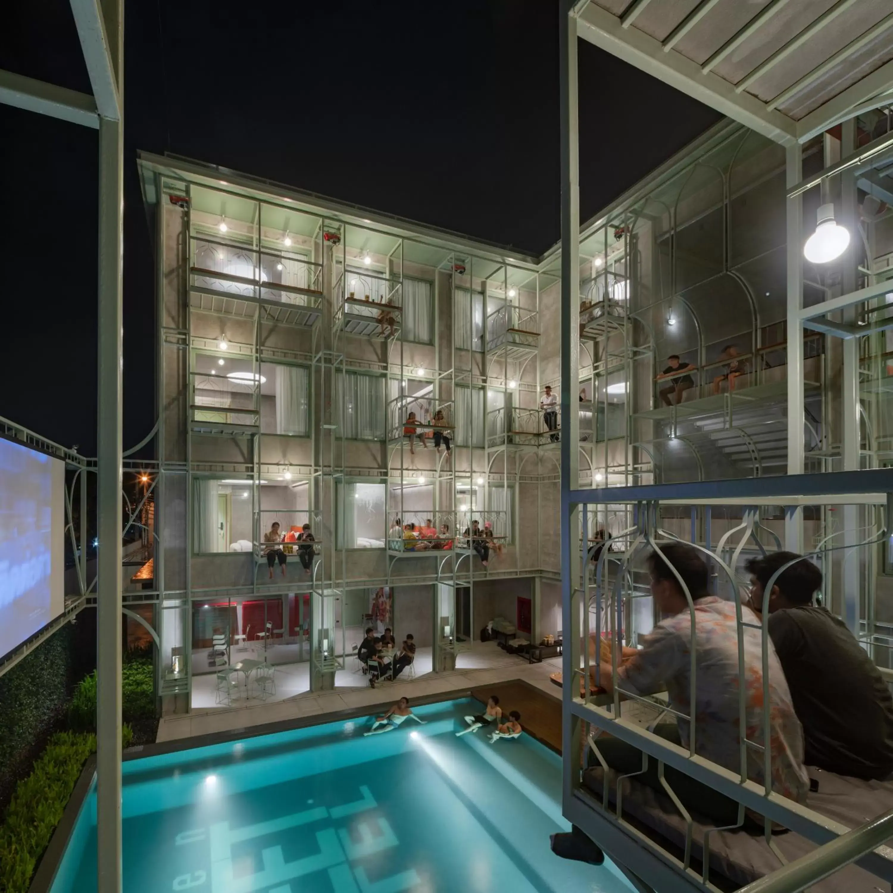 Pool view, Swimming Pool in Samsen Street Hotel - SHA Extra Plus