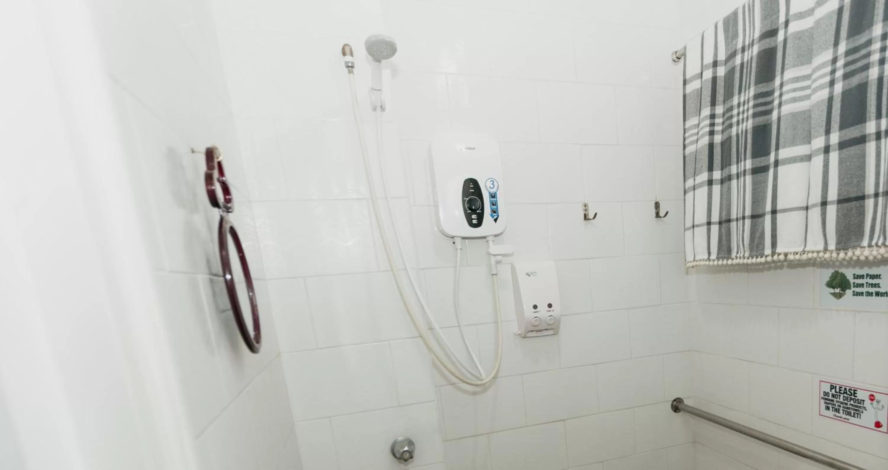 Toilet in Kingswick Residences & Lodge