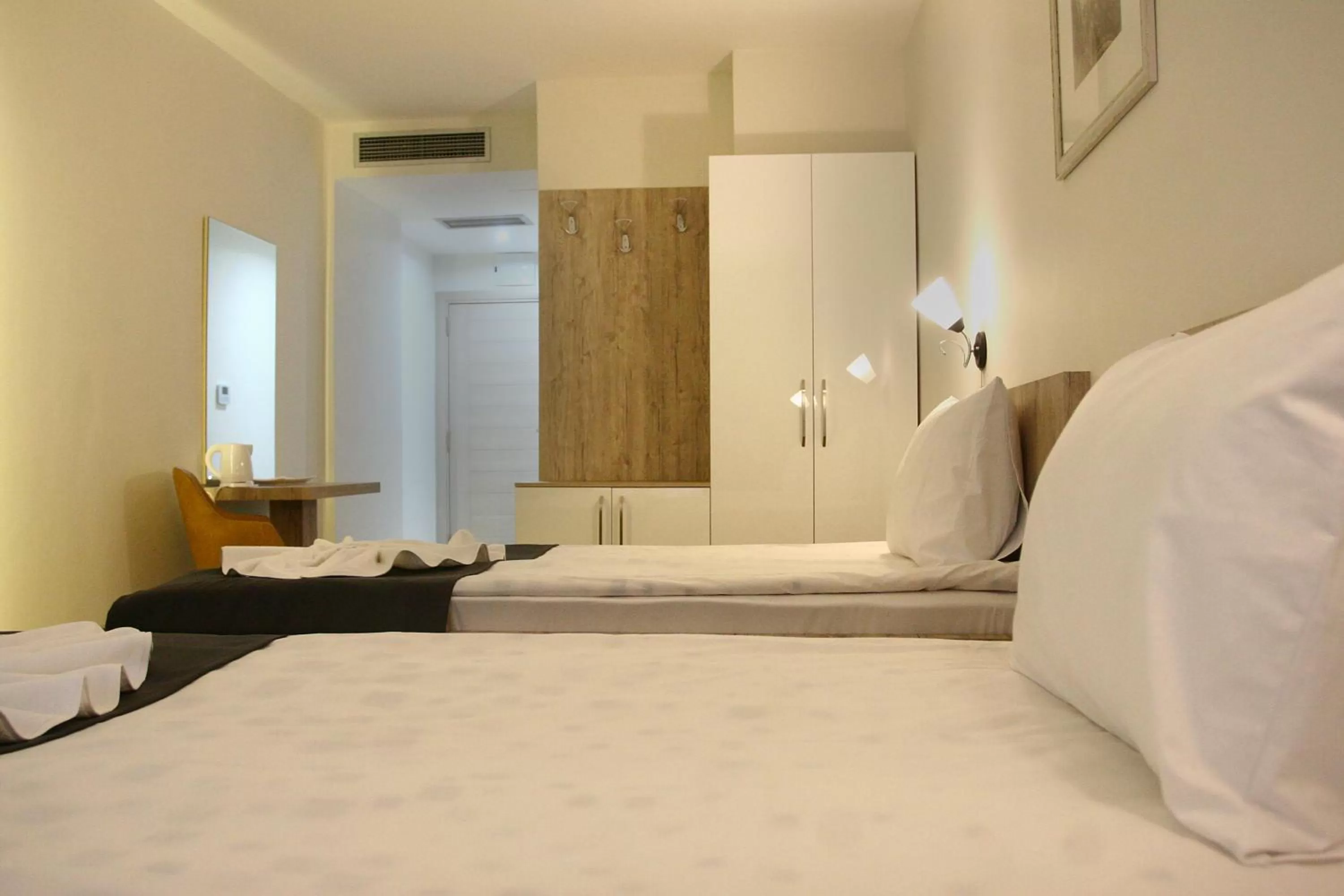 Photo of the whole room, Bed in Hotel DOA