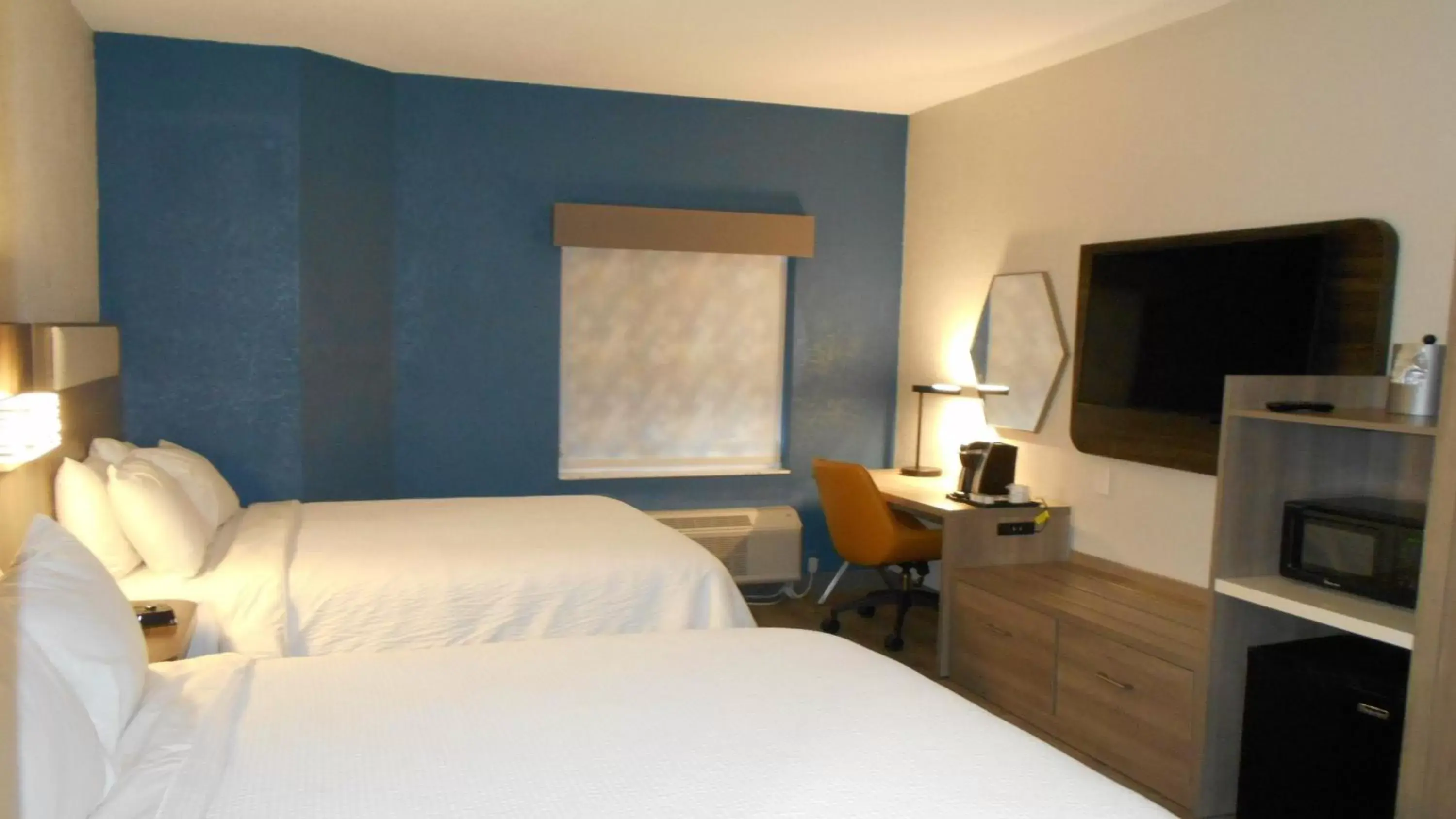 Photo of the whole room, Bed in Holiday Inn Express St Augustine Dtwn - Historic, an IHG Hotel