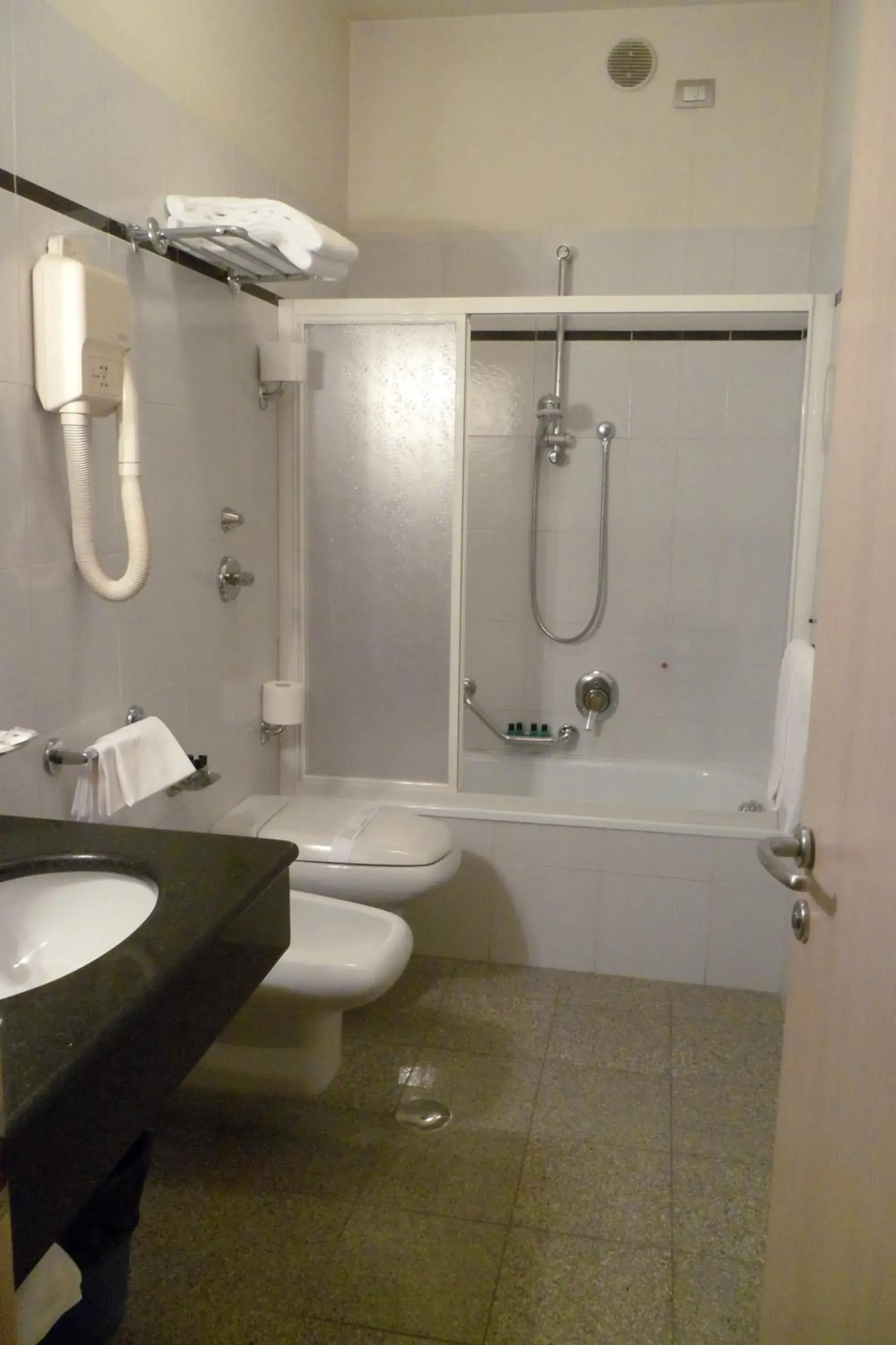 Bathroom in Hotel Eden