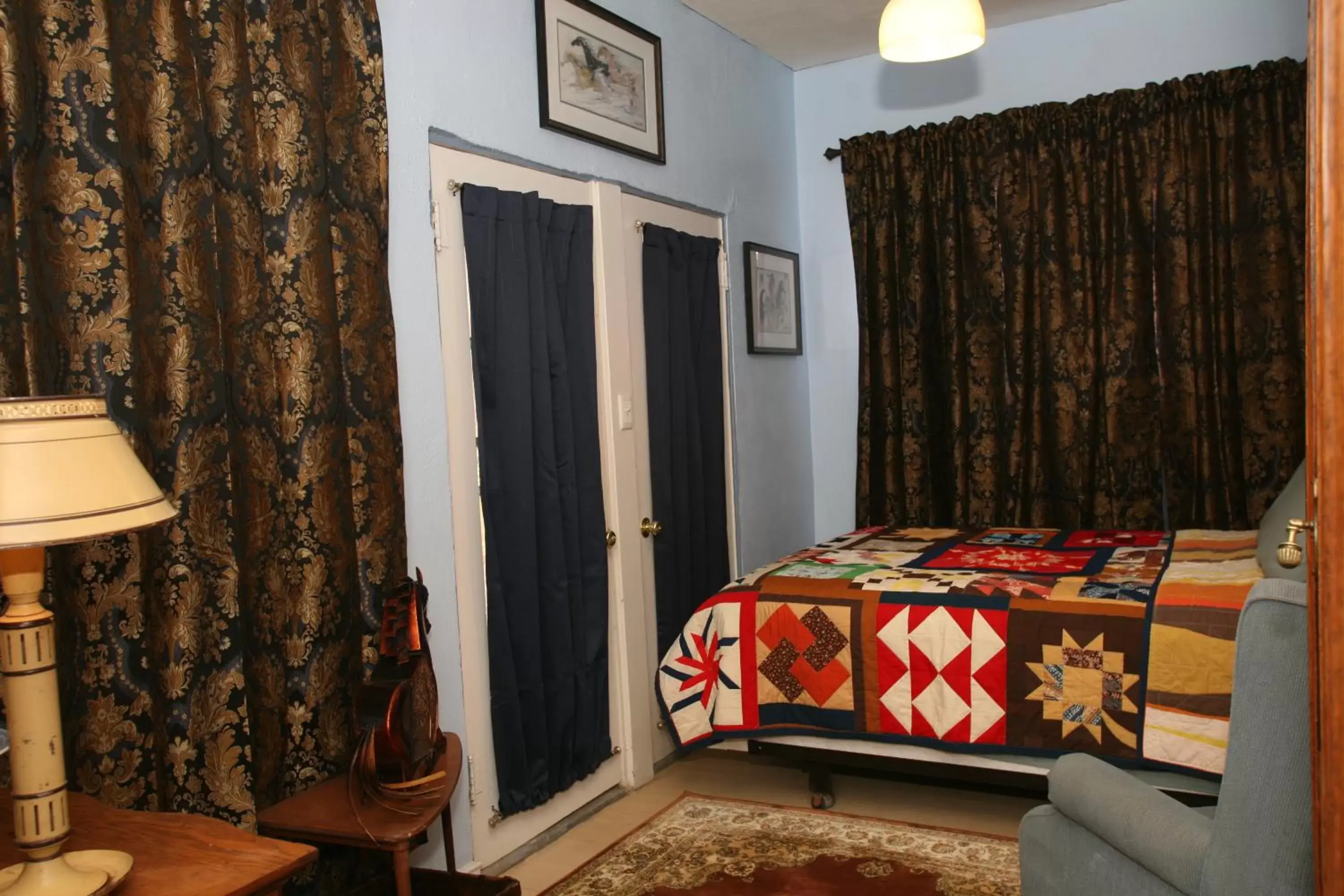 Photo of the whole room, Bed in Spirit Tree Inn B&B