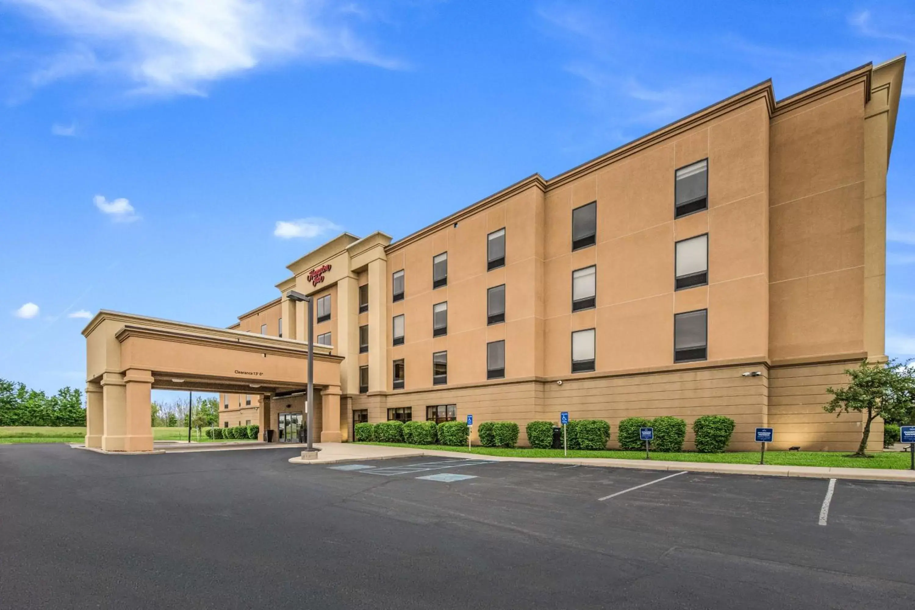 Property Building in Hampton Inn Greenfield