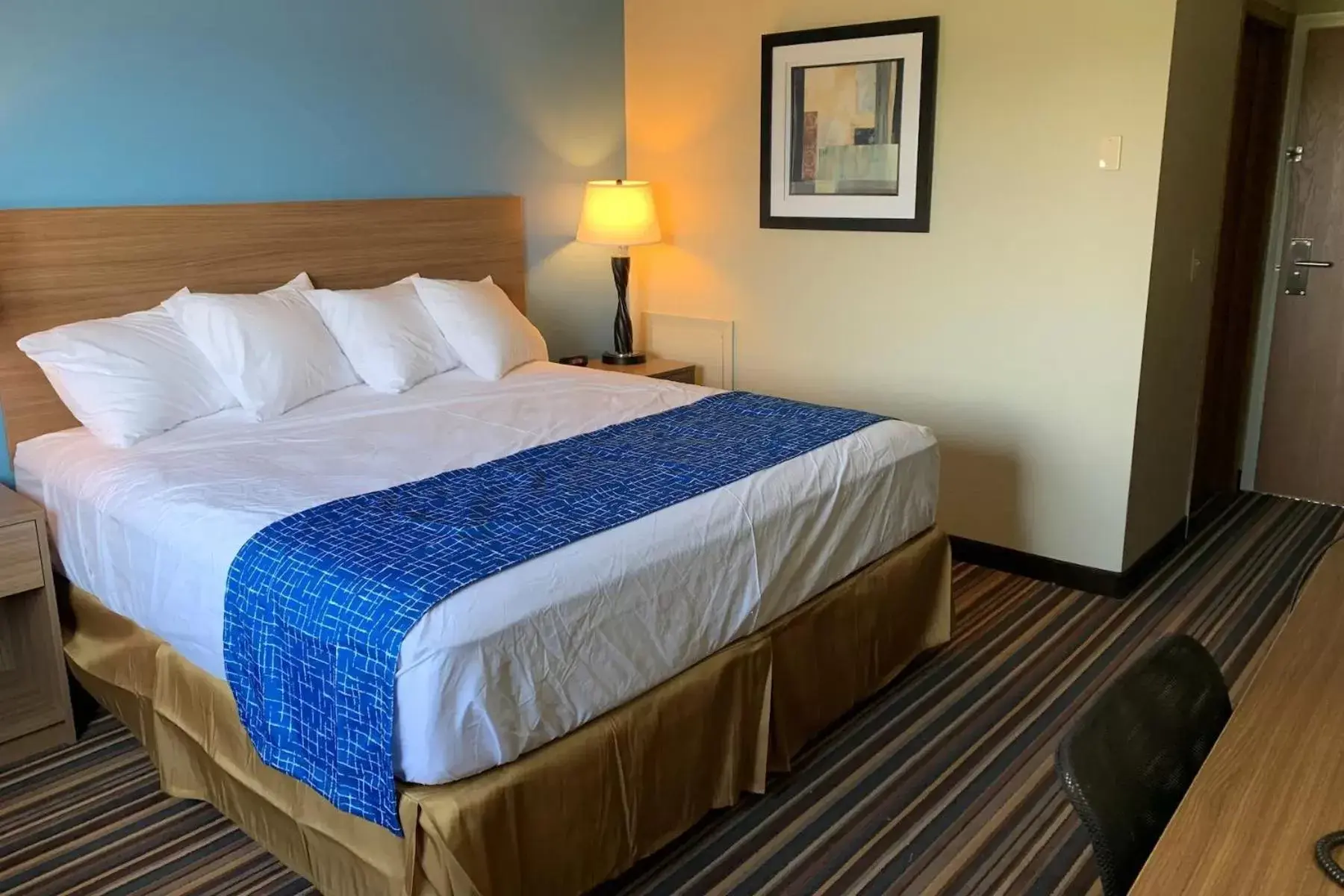 Bed in Travelodge by Wyndham Wahpeton