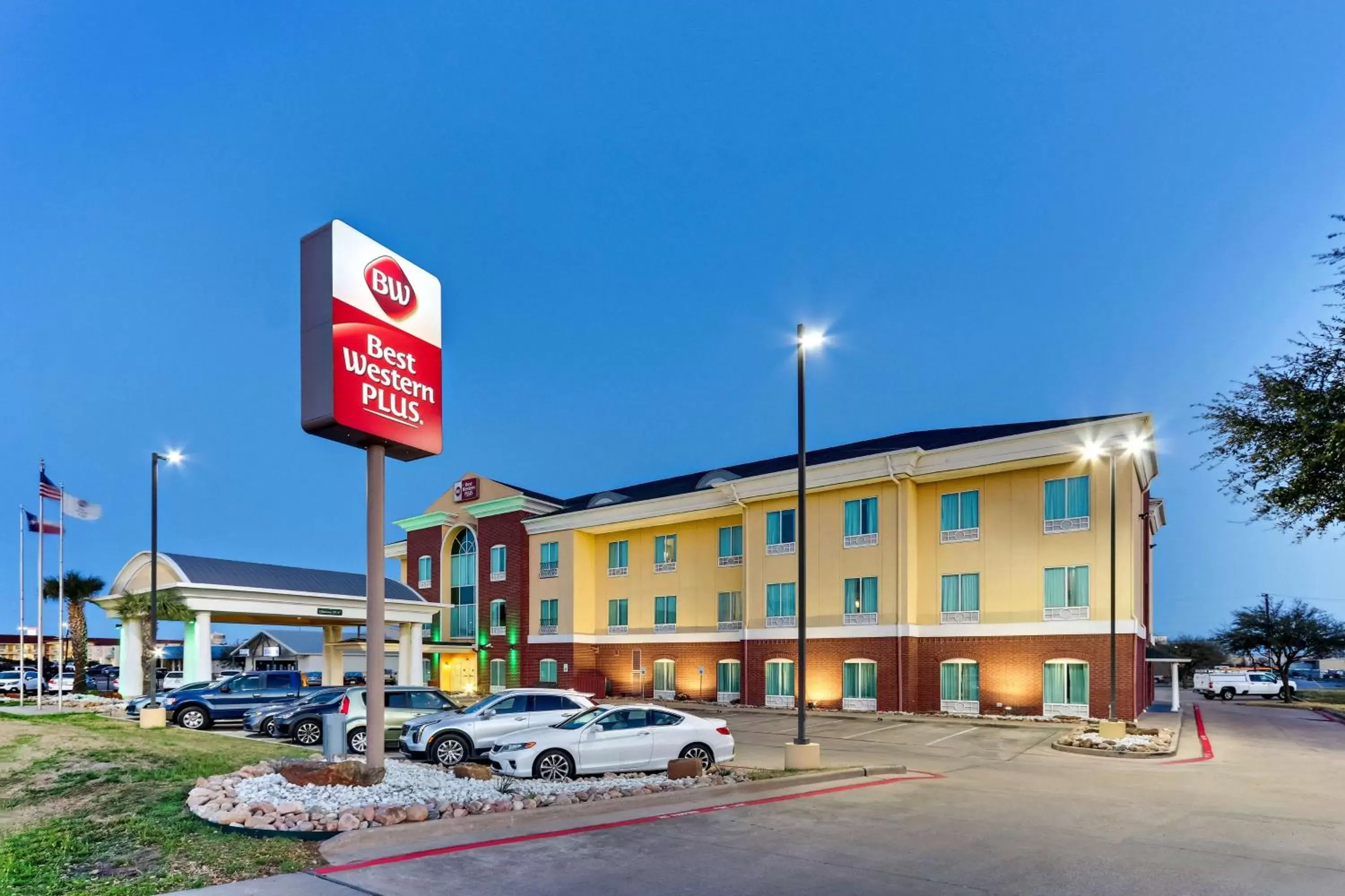 Property Building in Best Western Plus Woodway Waco South Inn & Suites