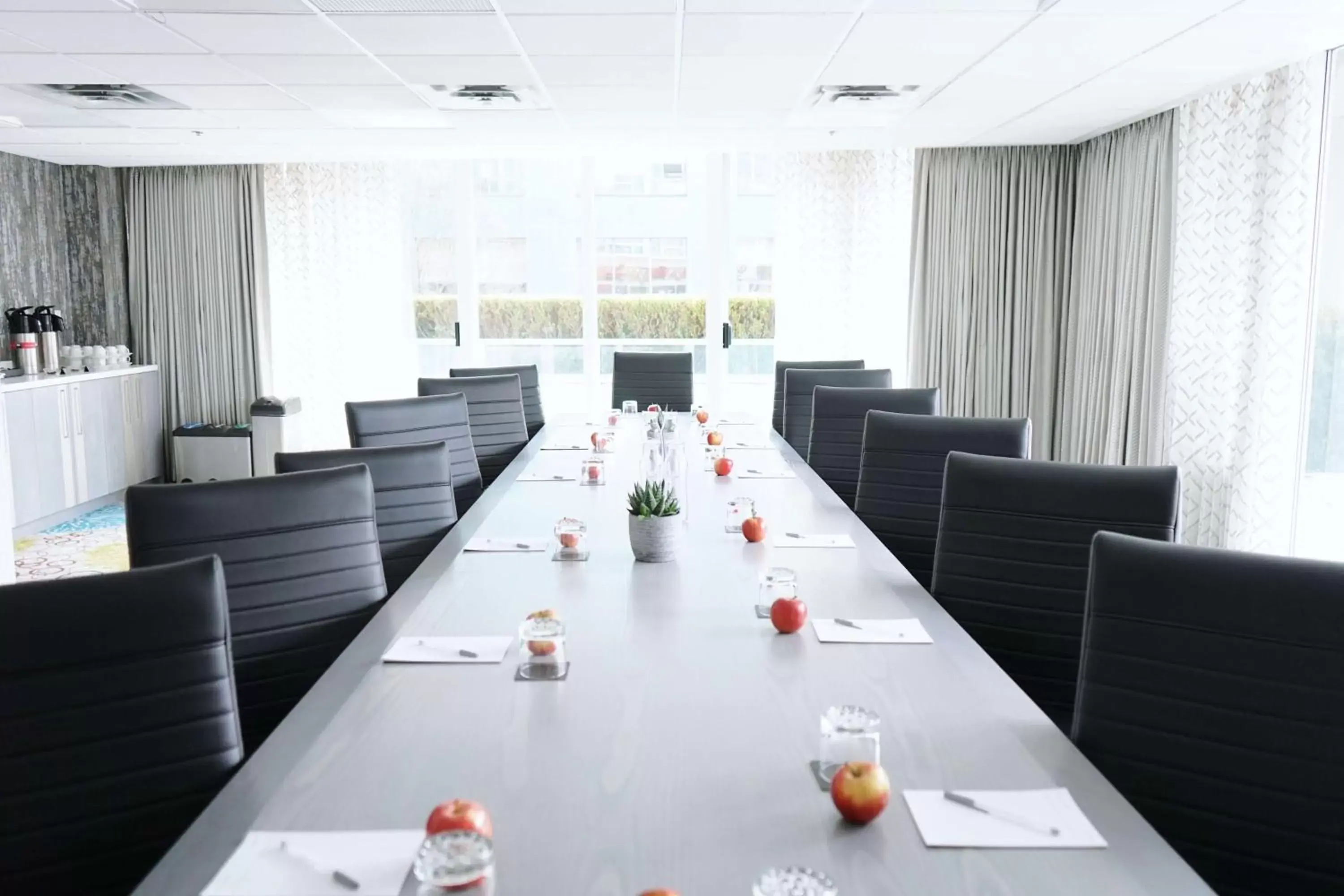 Meeting/conference room in Hampton Inn & Suites, by Hilton - Vancouver Downtown