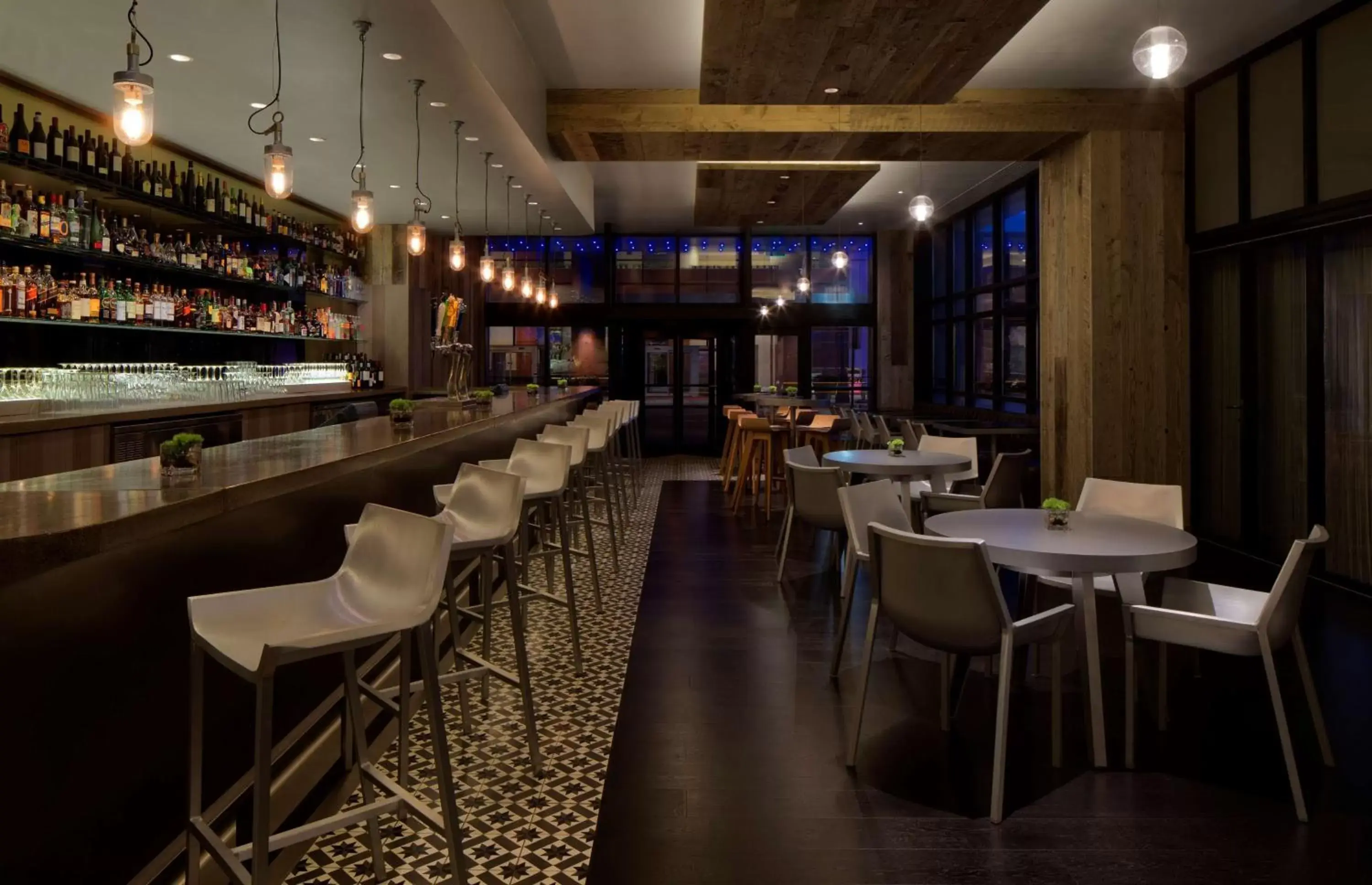 Lounge or bar, Restaurant/Places to Eat in The Royal Sonesta Minneapolis Downtown