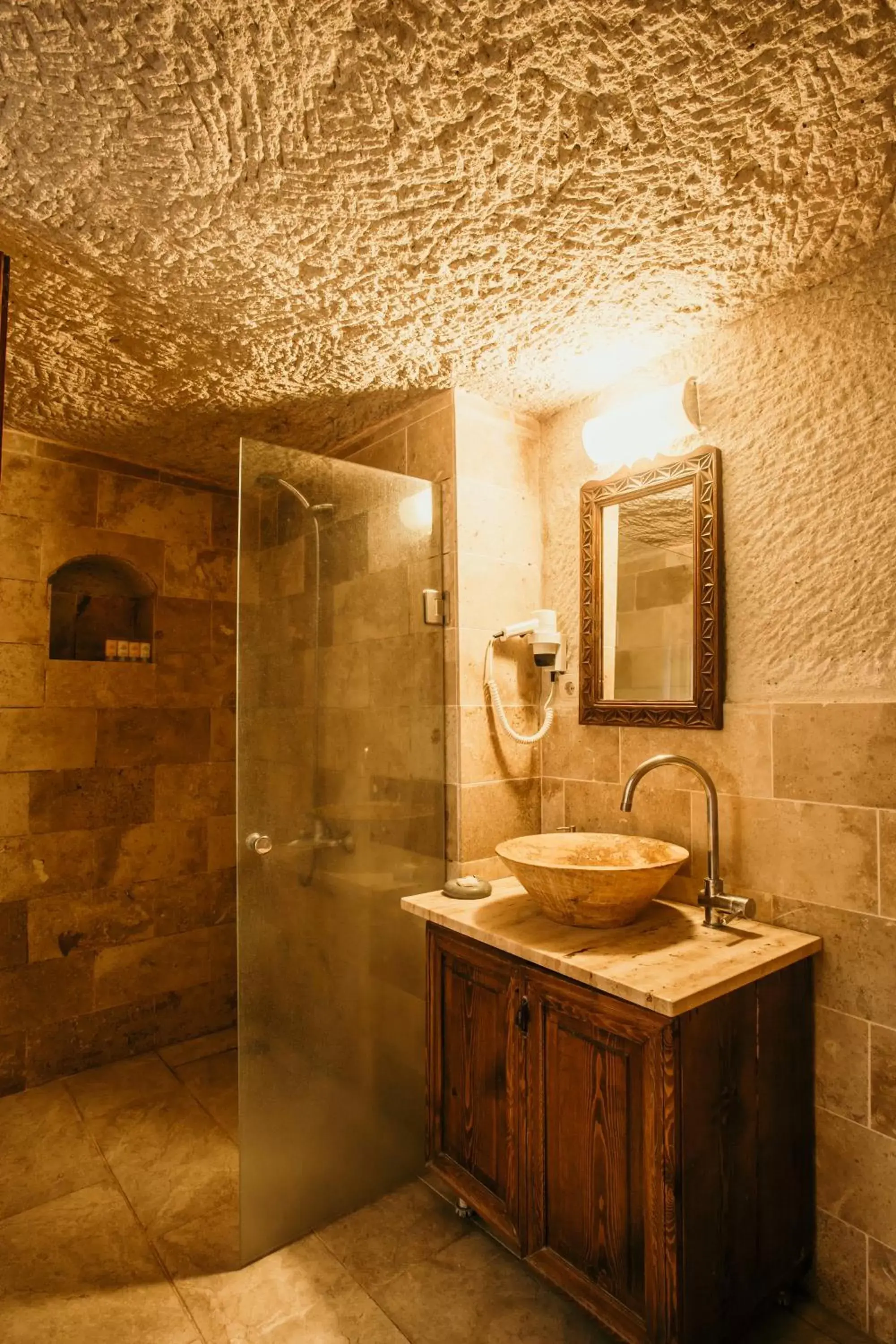 Shower, Bathroom in Village Cave House Hotel