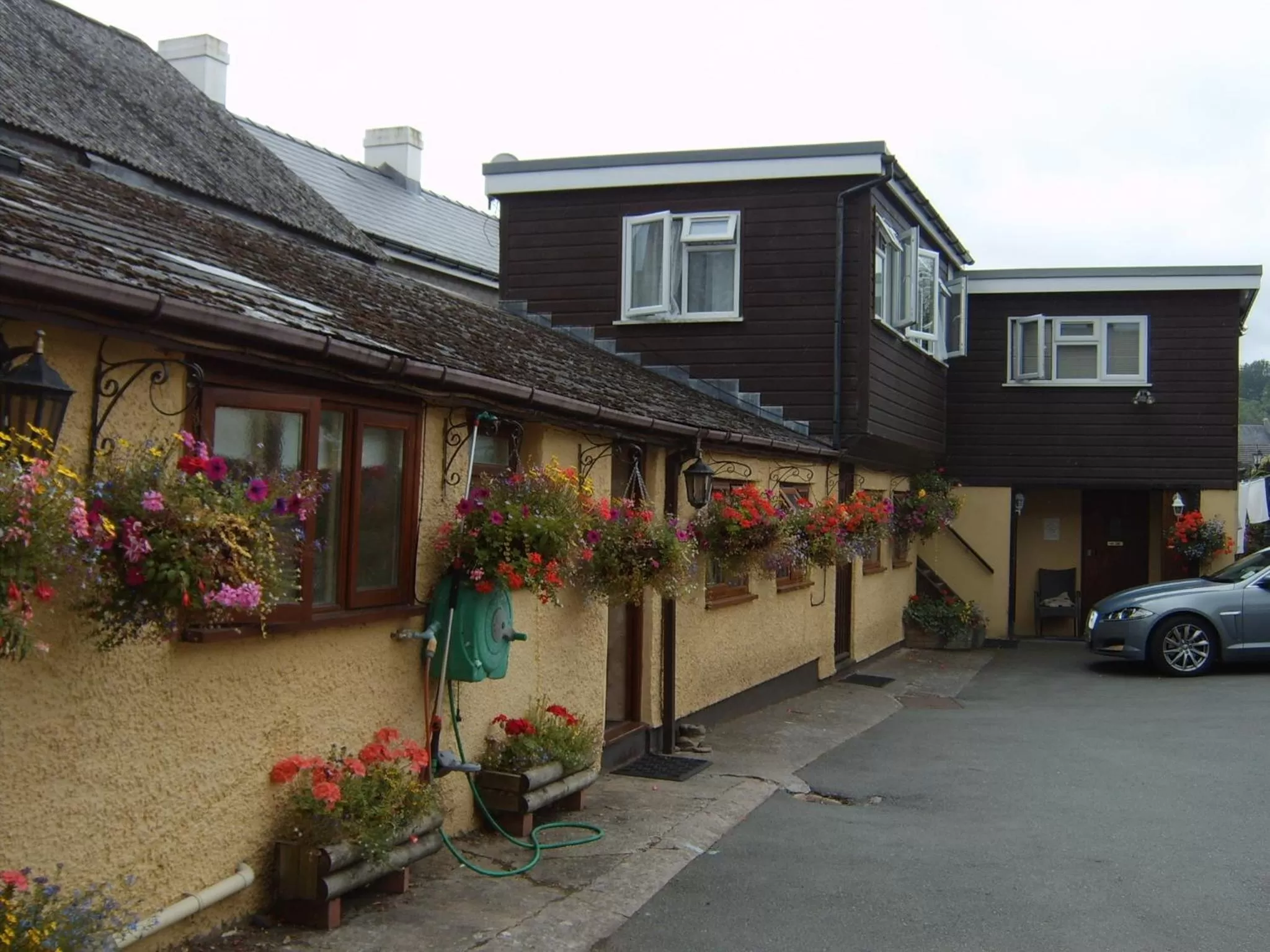 Property Building in Borderers Inn