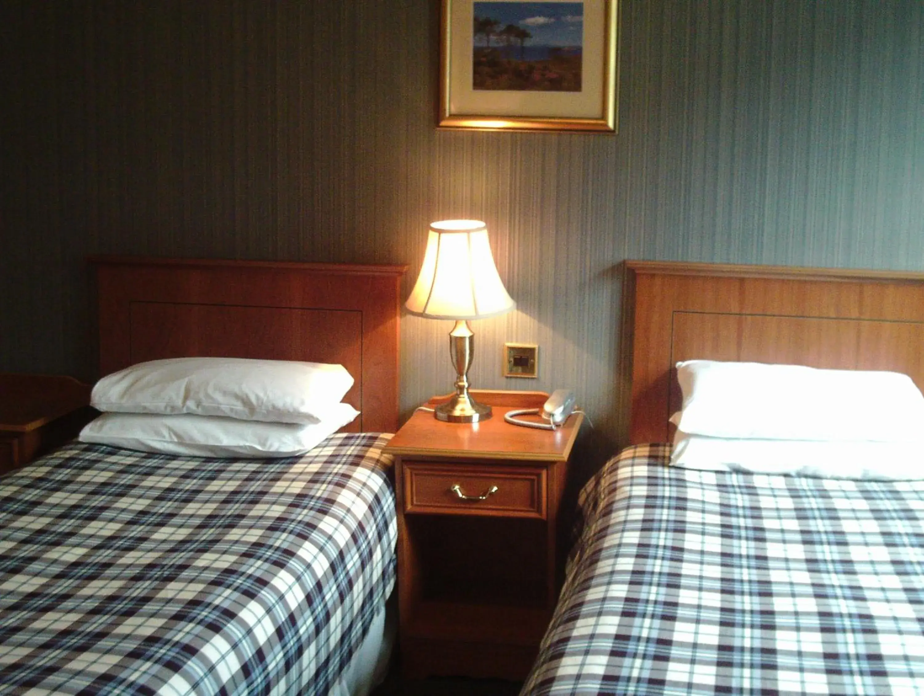 Bedroom, Bed in The Royal Hotel