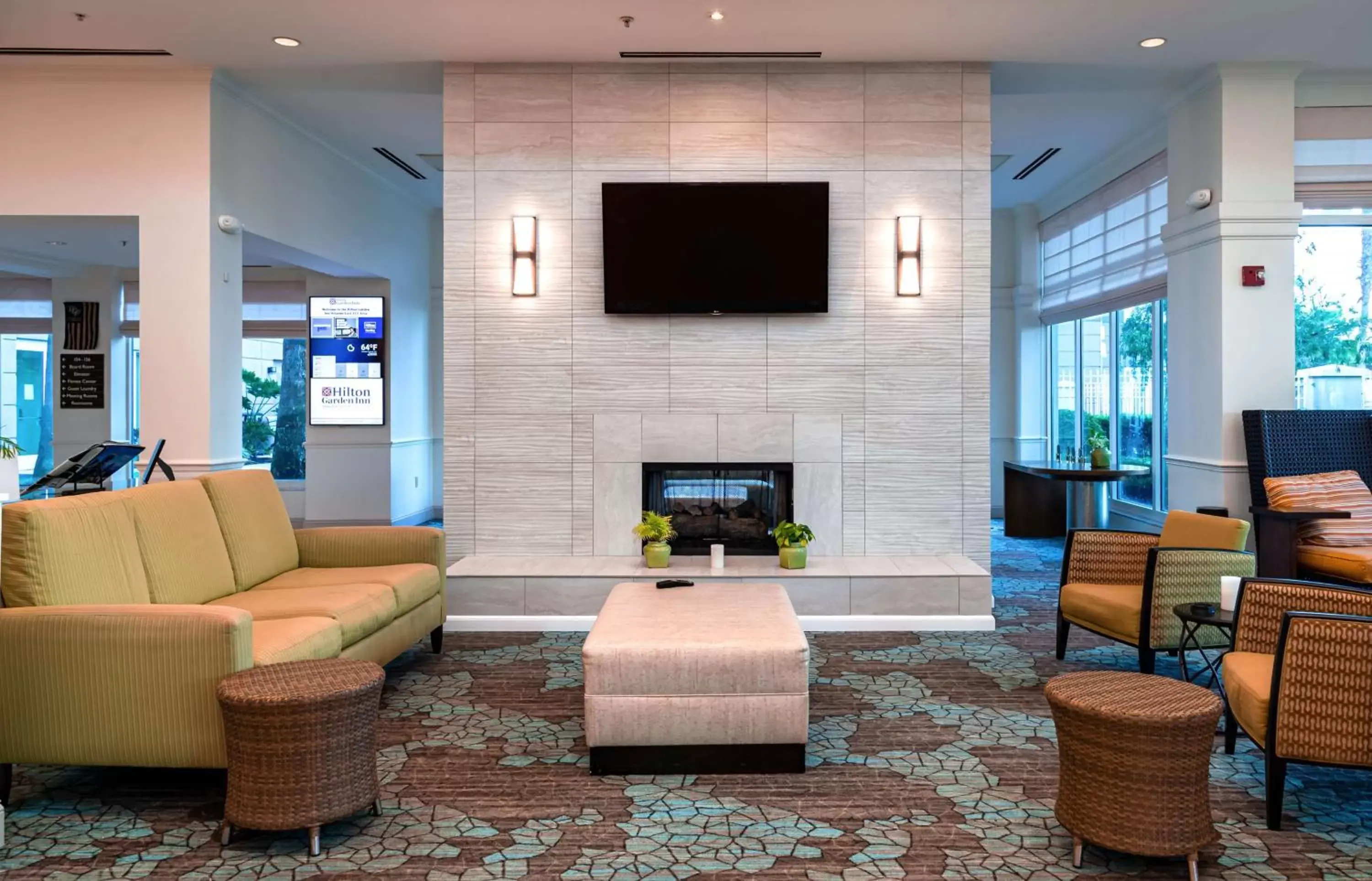 Lobby or reception, Lounge/Bar in Hilton Garden Inn Orlando East - UCF Area