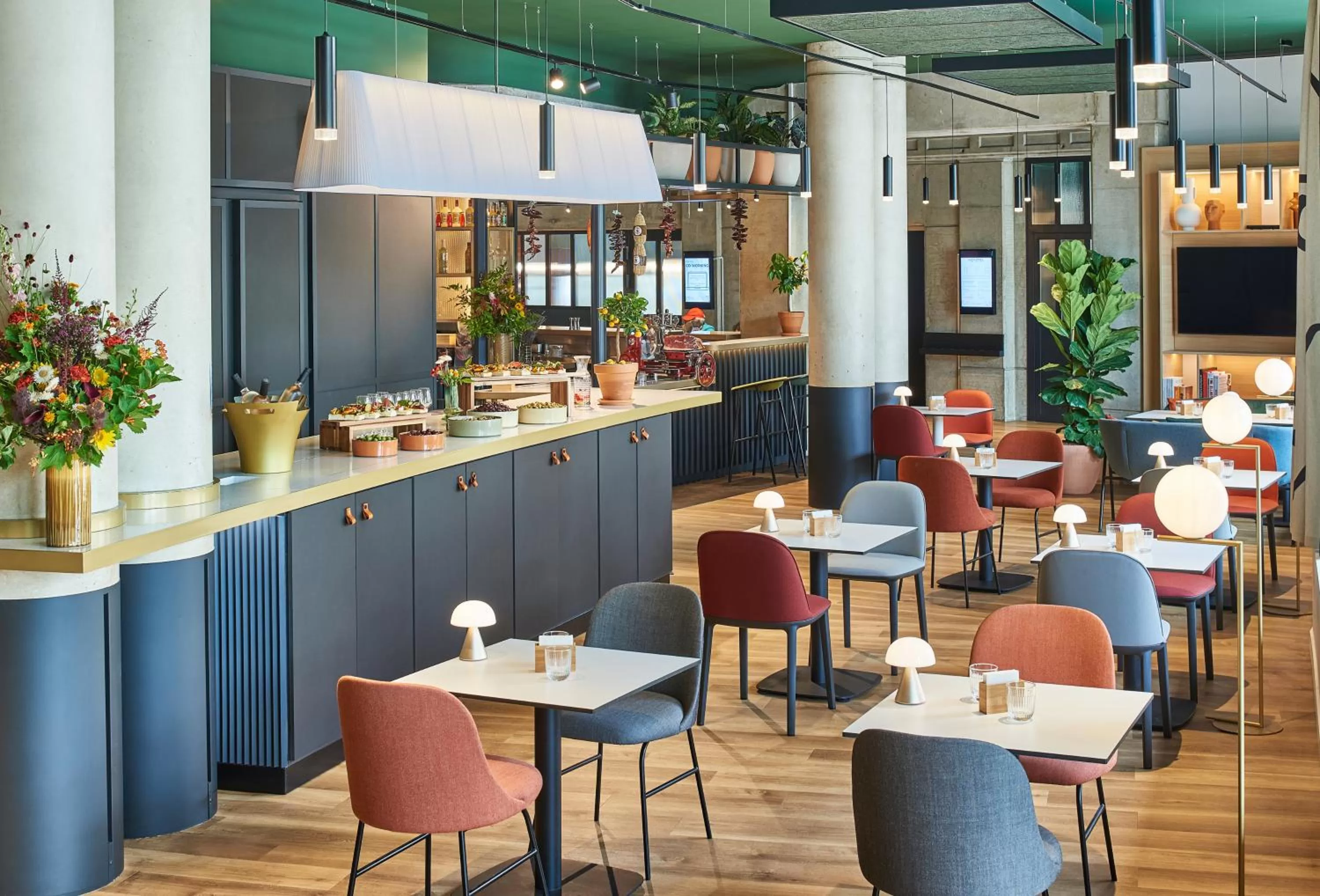 Restaurant/places to eat in Novotel Paris Gare De Lyon