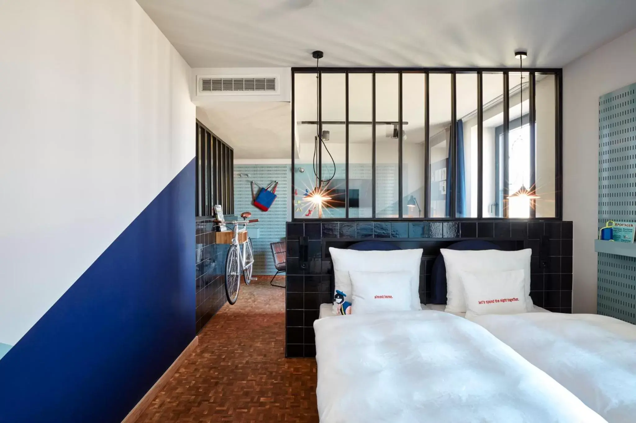 Bedroom in 25hours Hotel Das Tour
