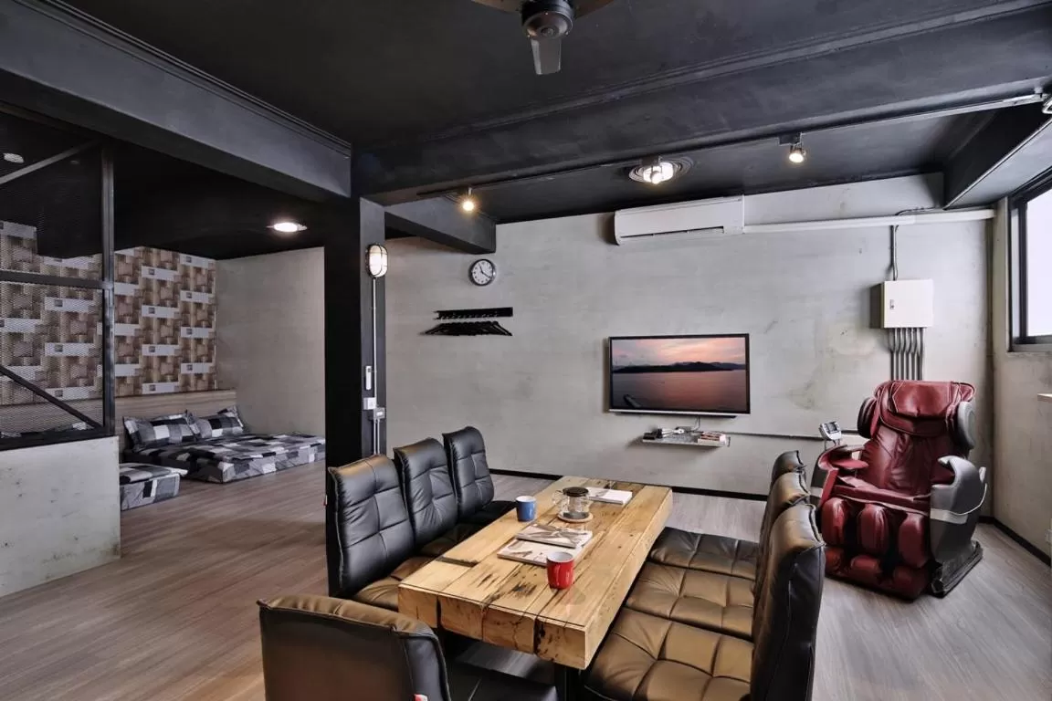 Full House of Happiness B&B