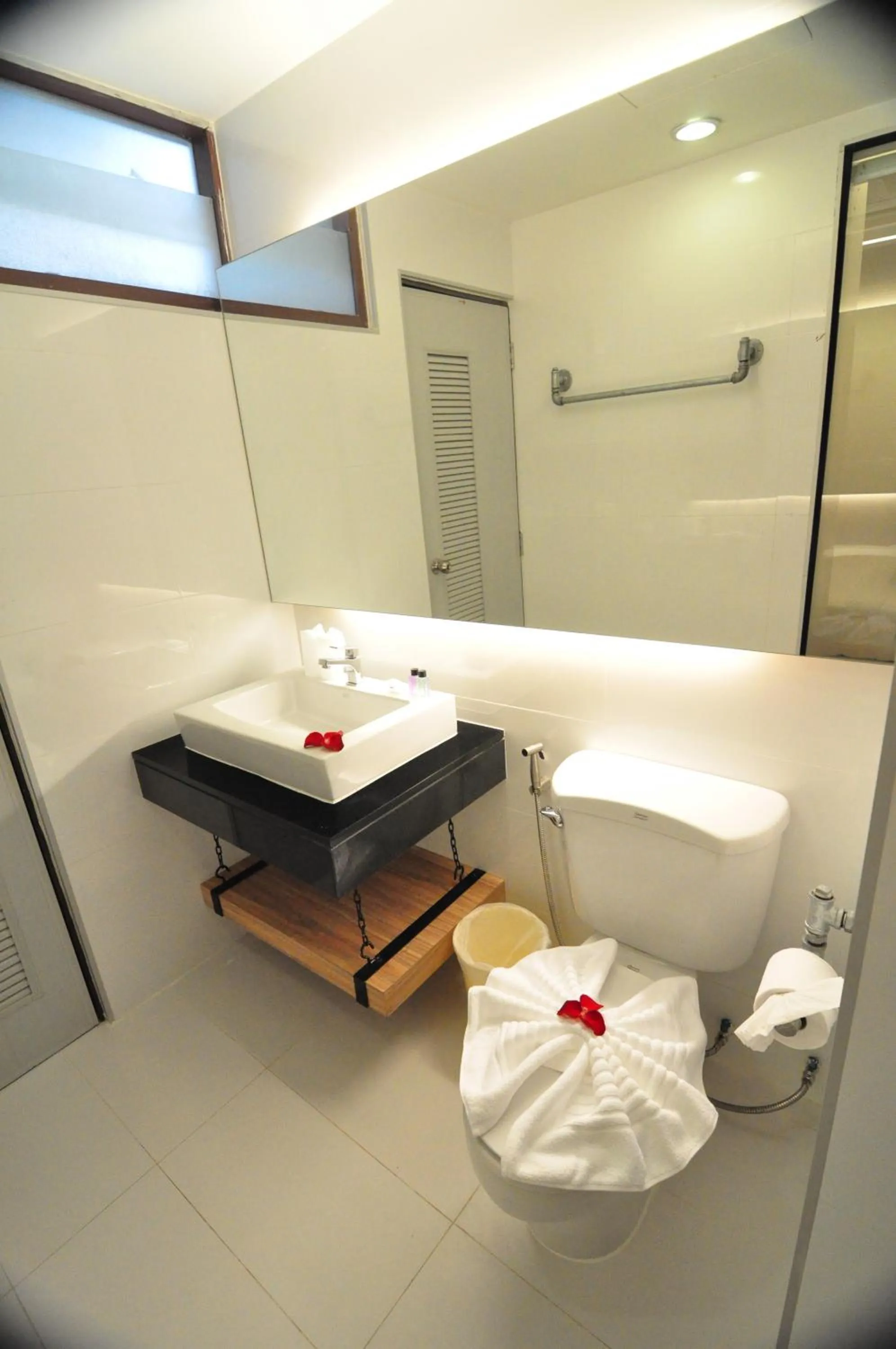 Bathroom in Forty Winks Phuket Hotel