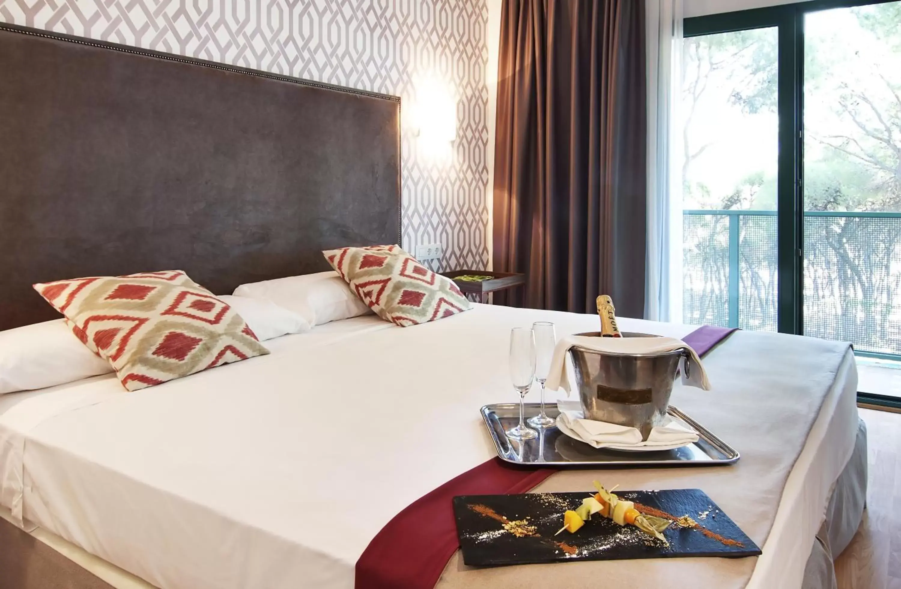 Bed in Hotel Oromana