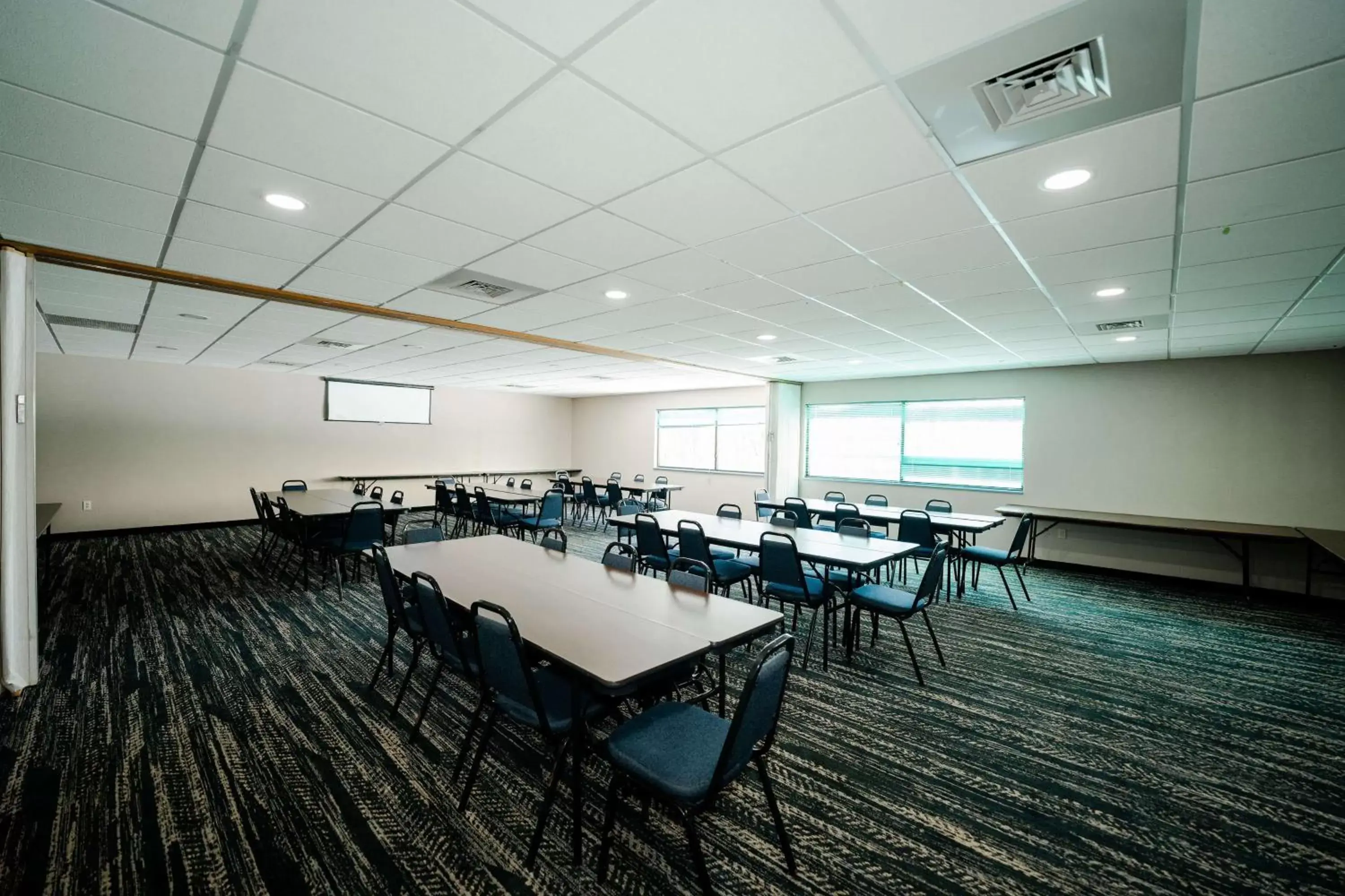 Meeting/conference room in AmericInn by Wyndham Tomahawk