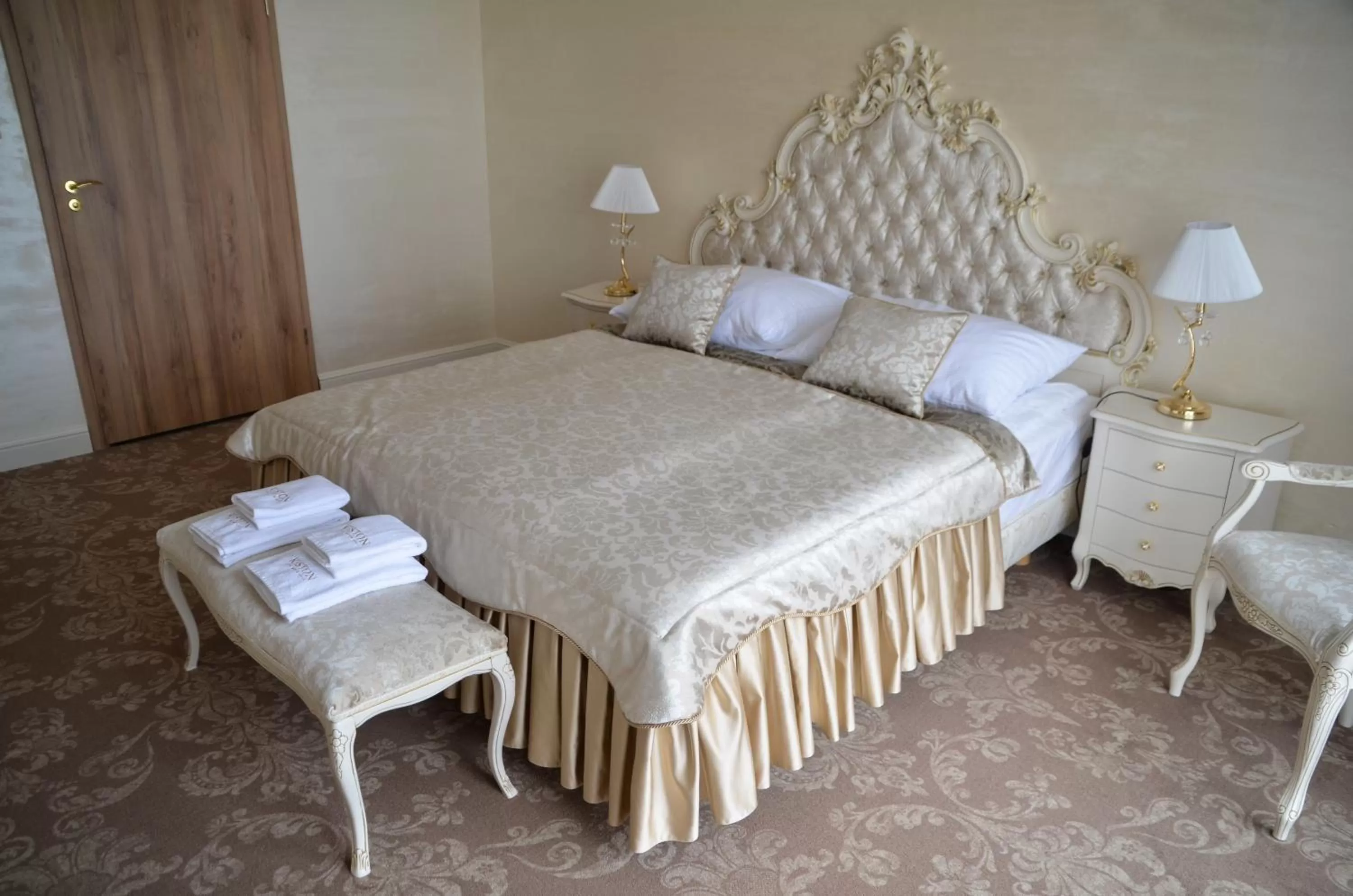 Photo of the whole room, Bed in Hotel Kiston