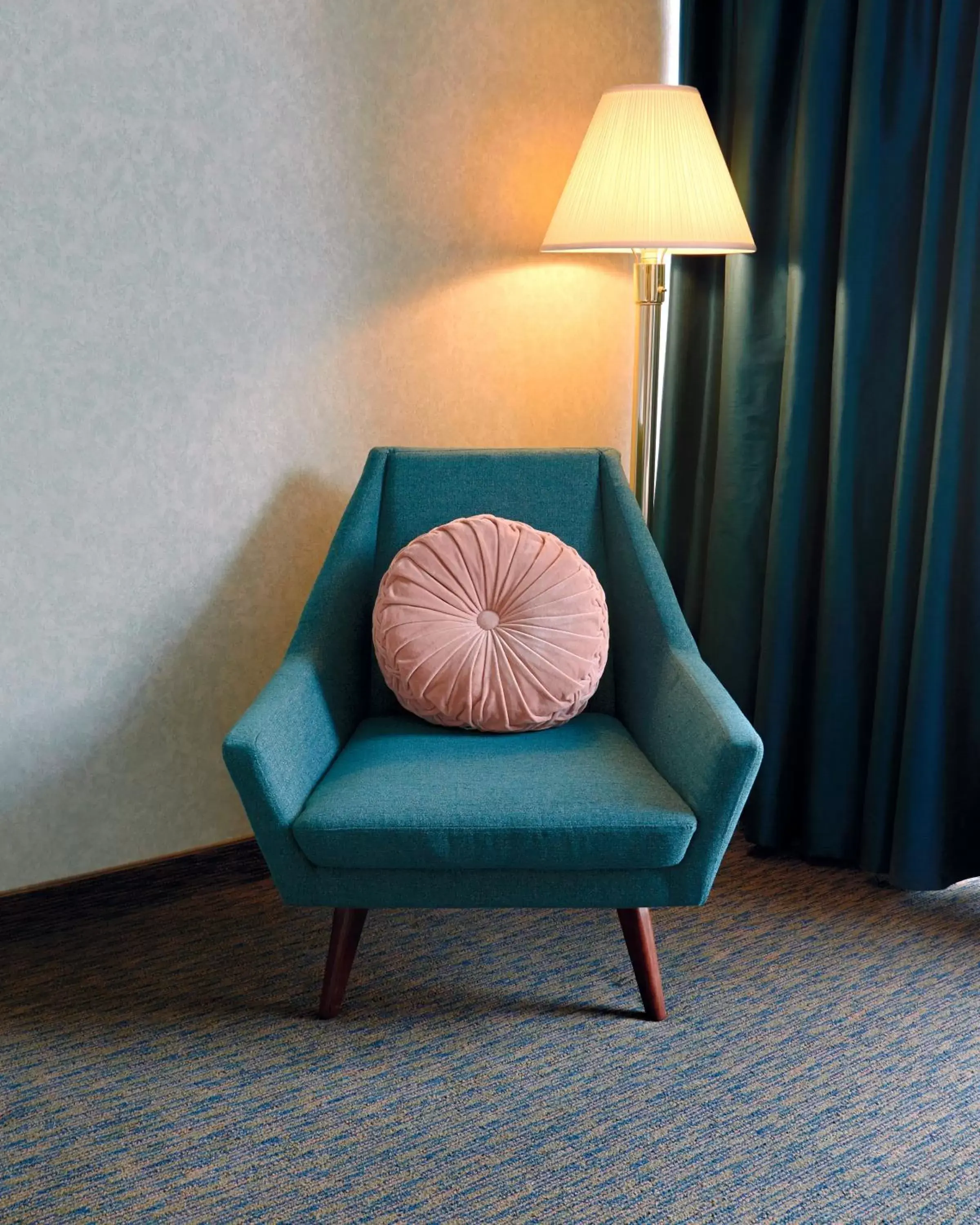 Seating Area in Glendale Express Hotel Los Angeles