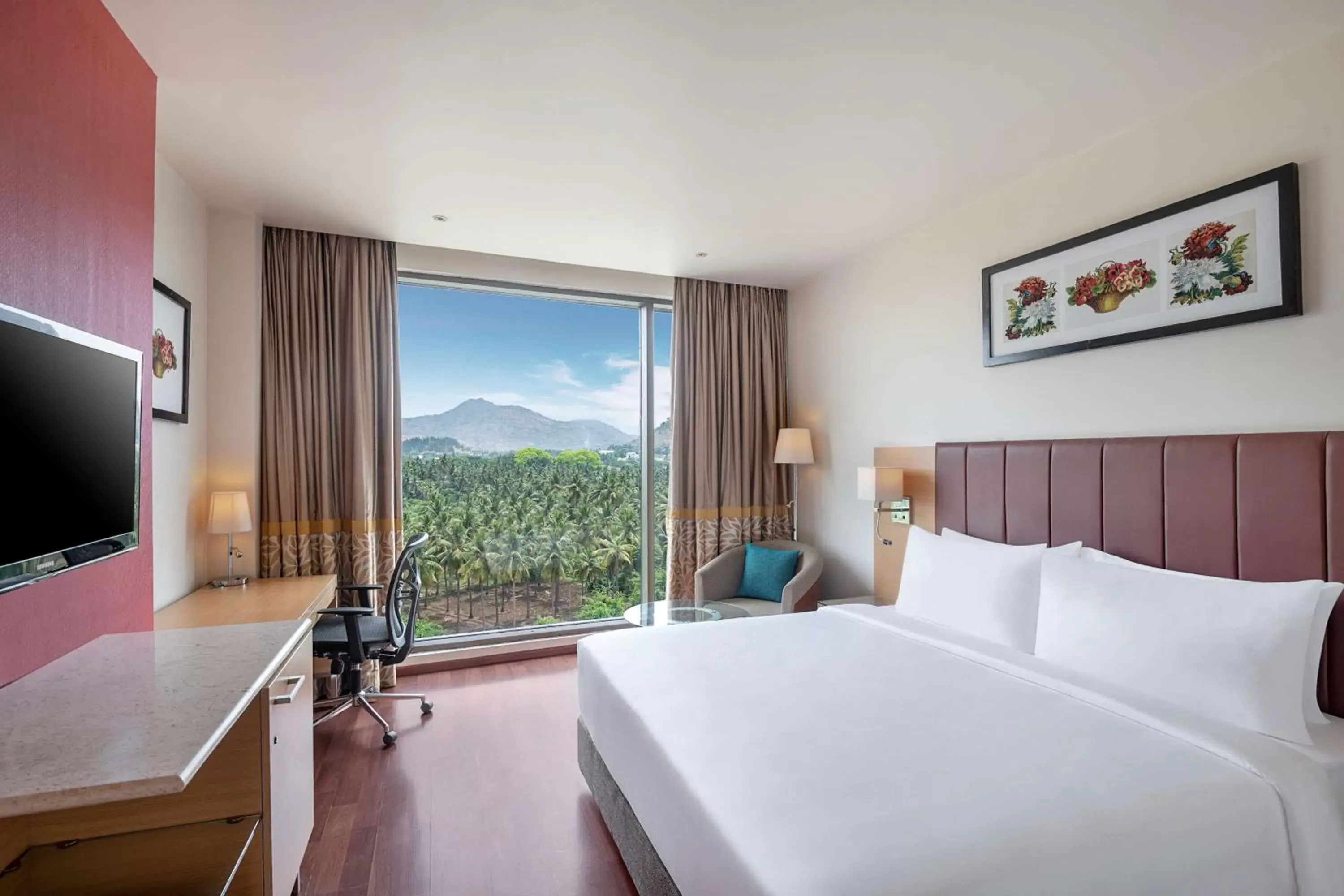 Bedroom, Mountain View in Radisson Salem