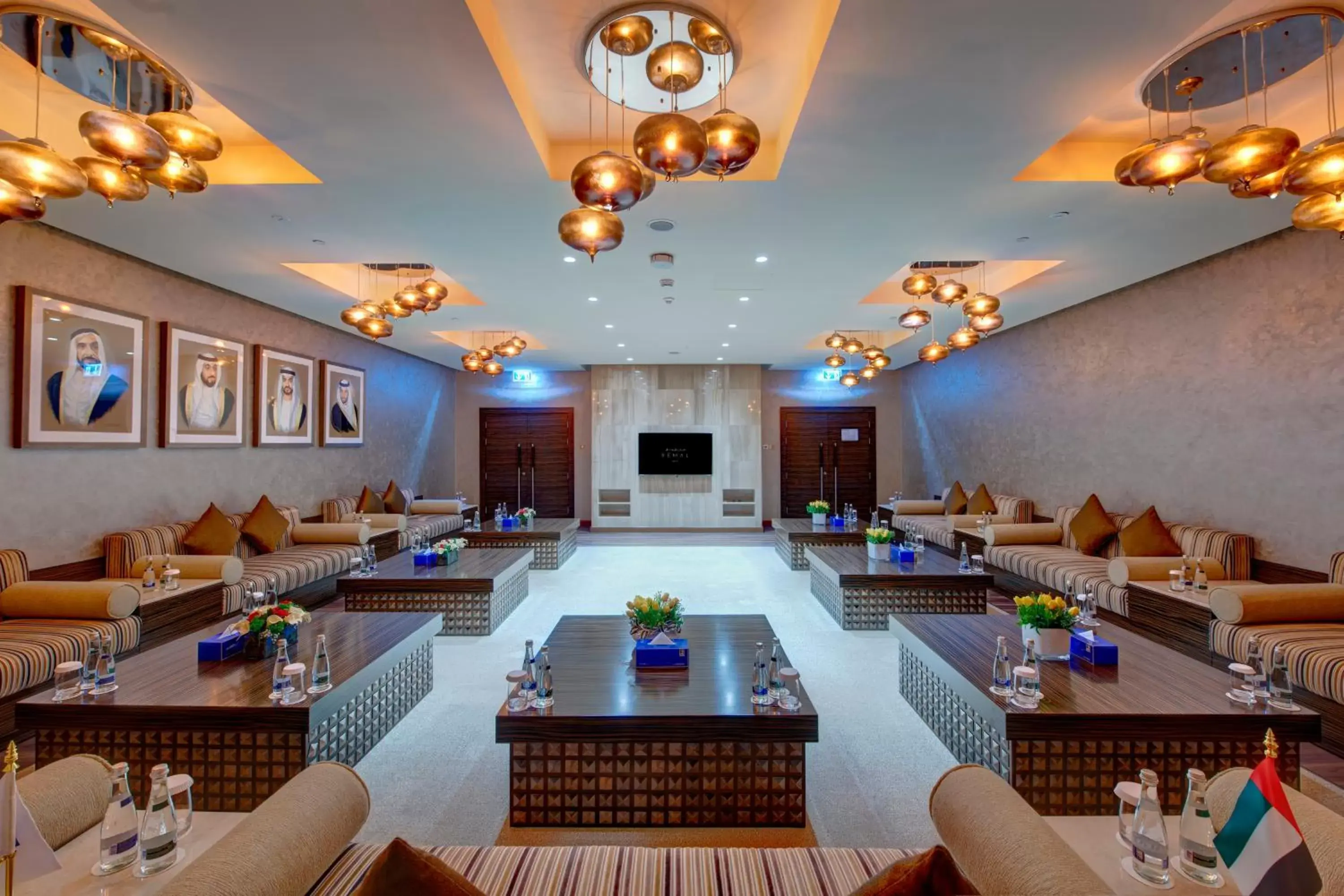 Meeting/conference room, Restaurant/Places to Eat in Remal Hotel