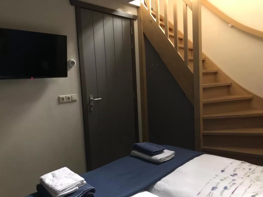 TV/Entertainment Center in Herberg d'n Driesprong