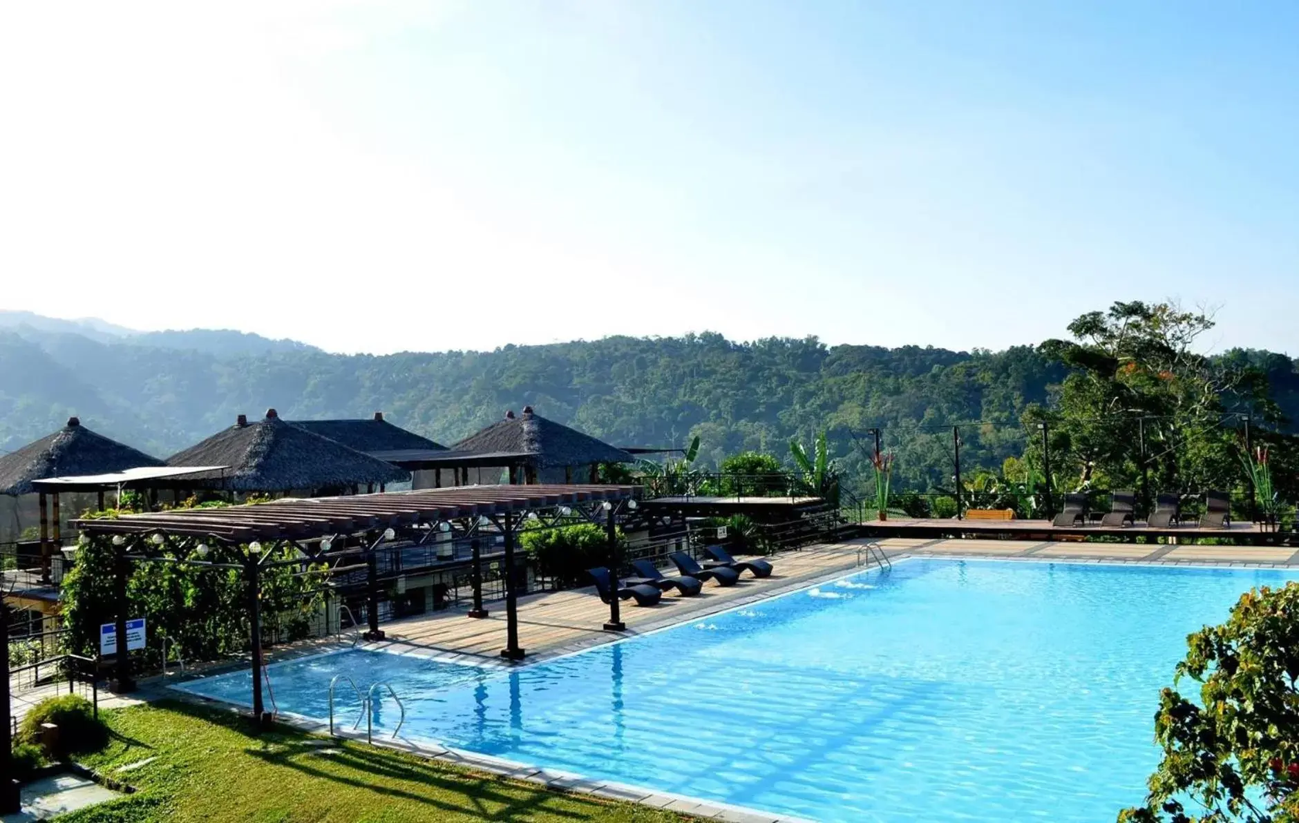 Swimming Pool in The Duyan House at Sinagtala Resort