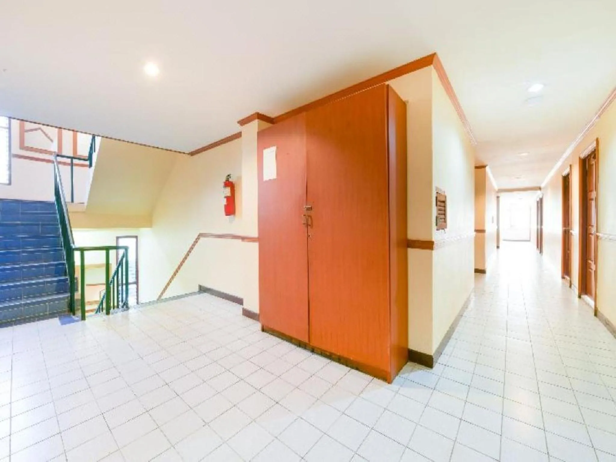 Area and facilities in Shagwell Mansions