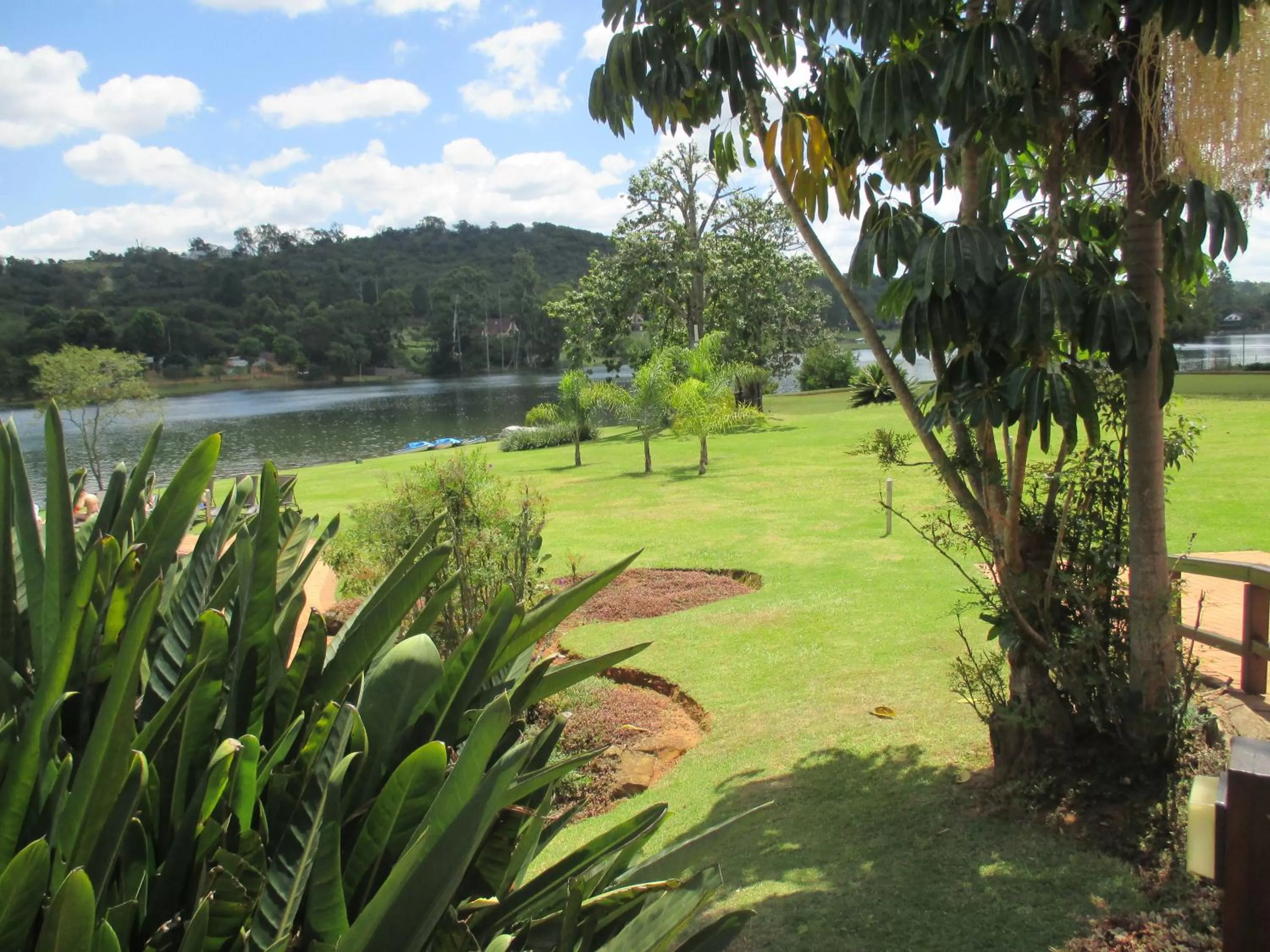 Garden in African Sky Hotels - Pine Lake Inn