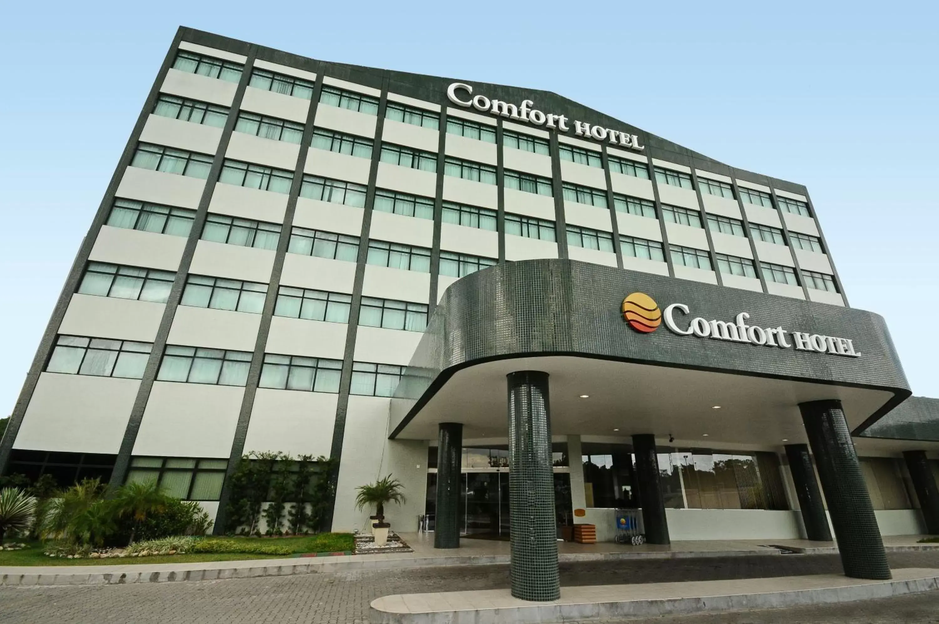 Property Building in Comfort Hotel Manaus