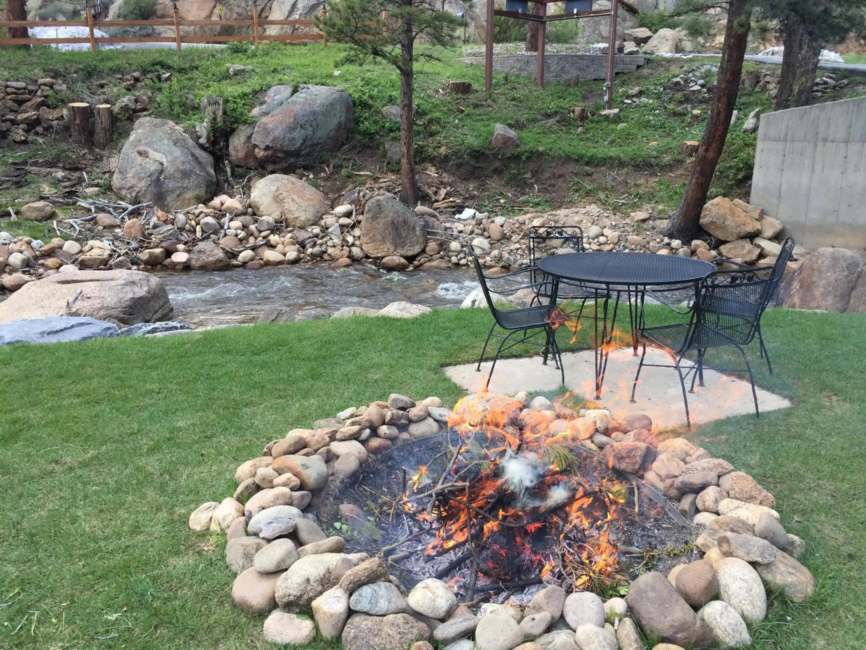 Garden in 4 Seasons Inn on Fall River