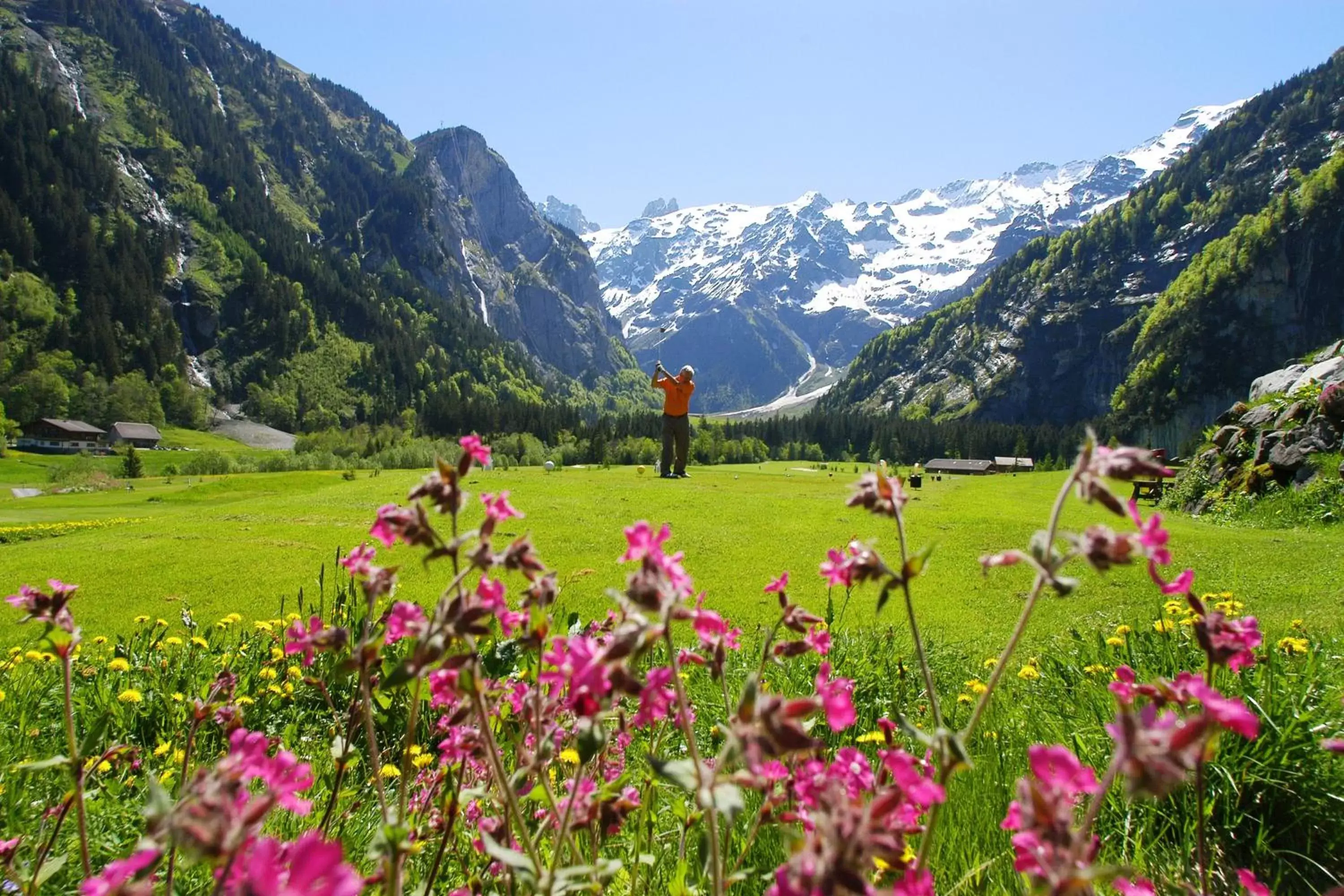 Golfcourse in H+ Hotel & SPA Engelberg