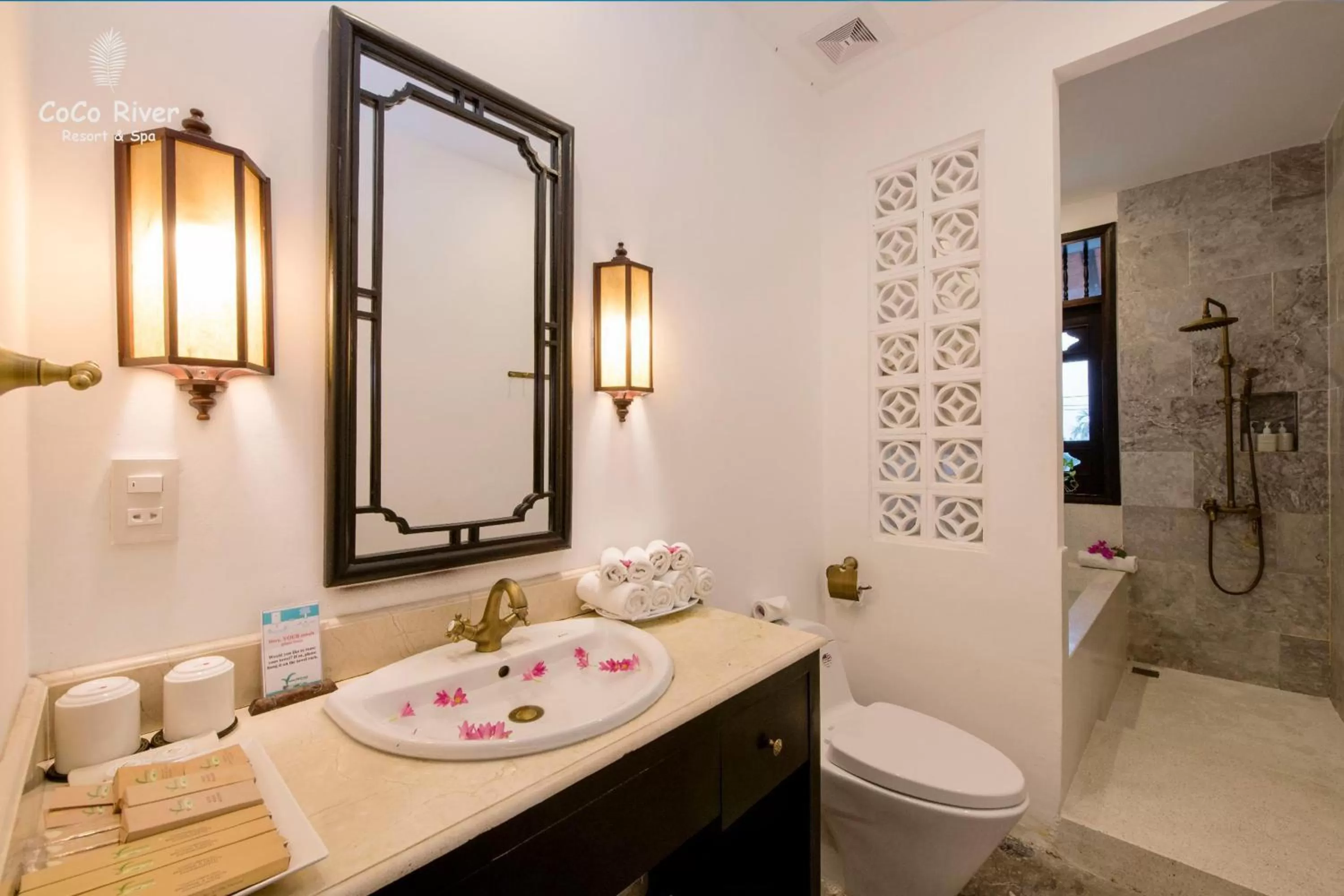 Toilet in Hoi An Coco River Resort & Spa