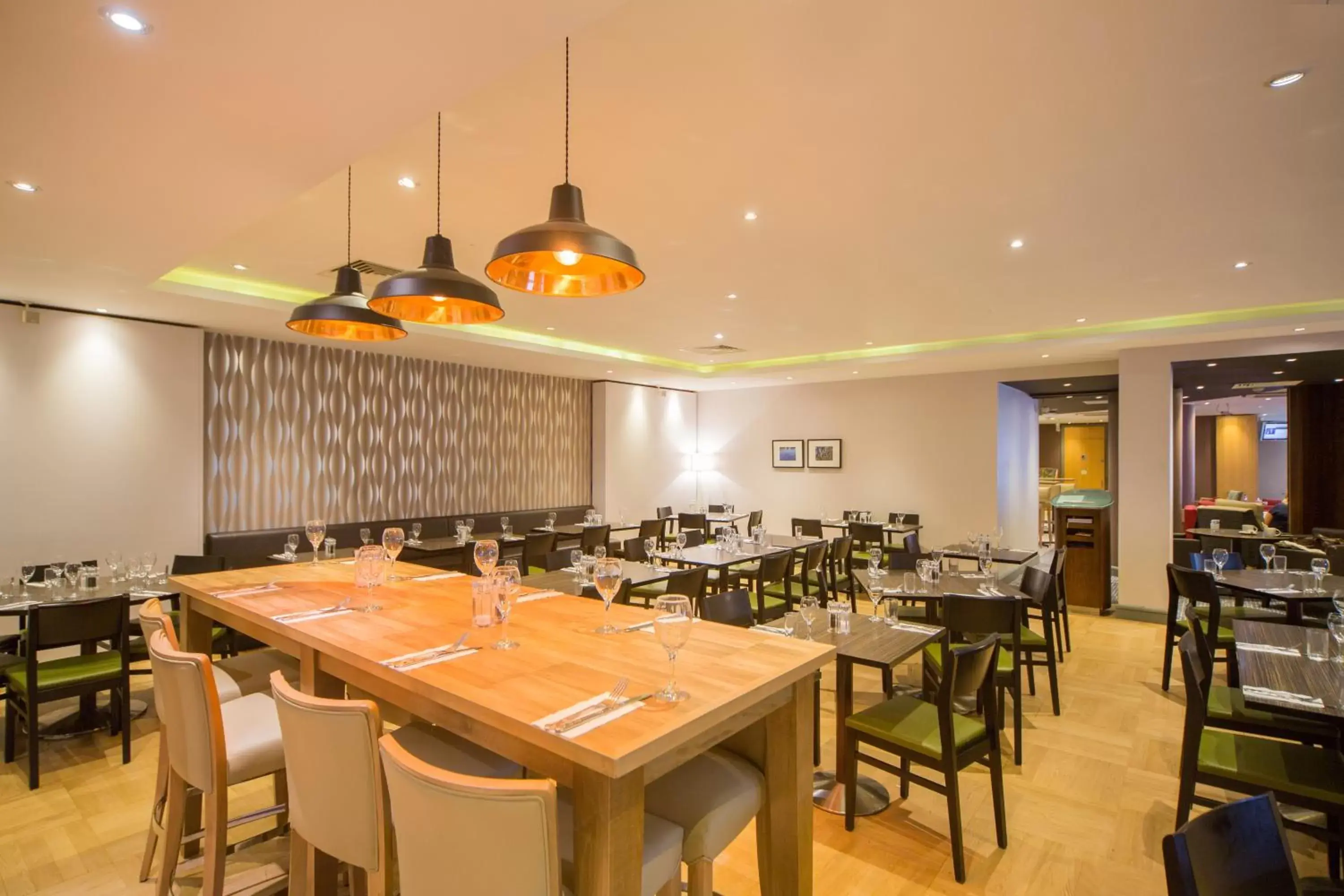 Restaurant/Places to Eat in Holiday Inn High Wycombe M40, Jct.4, an IHG Hotel