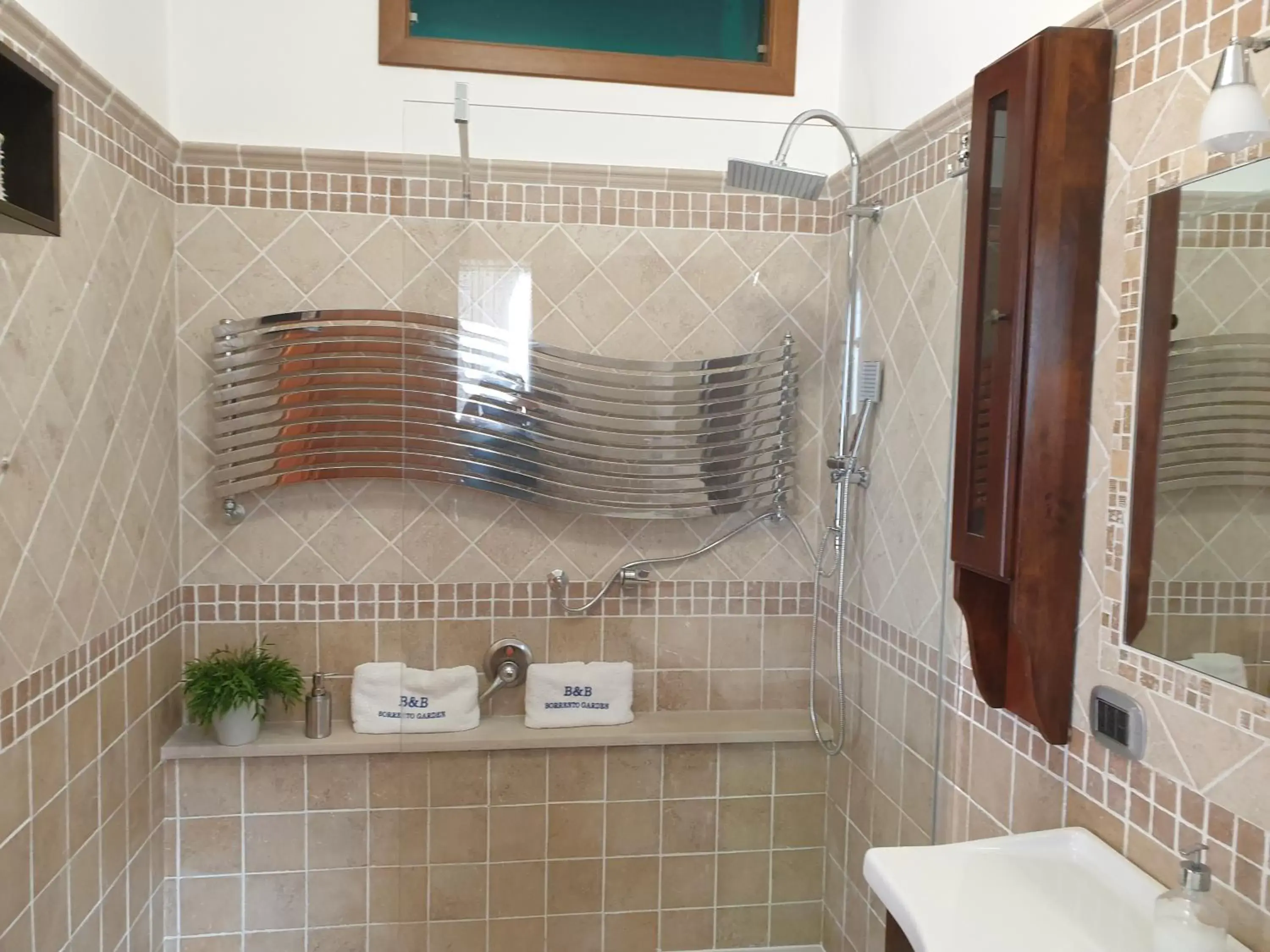 Shower, Bathroom in b&b Sorrento Garden