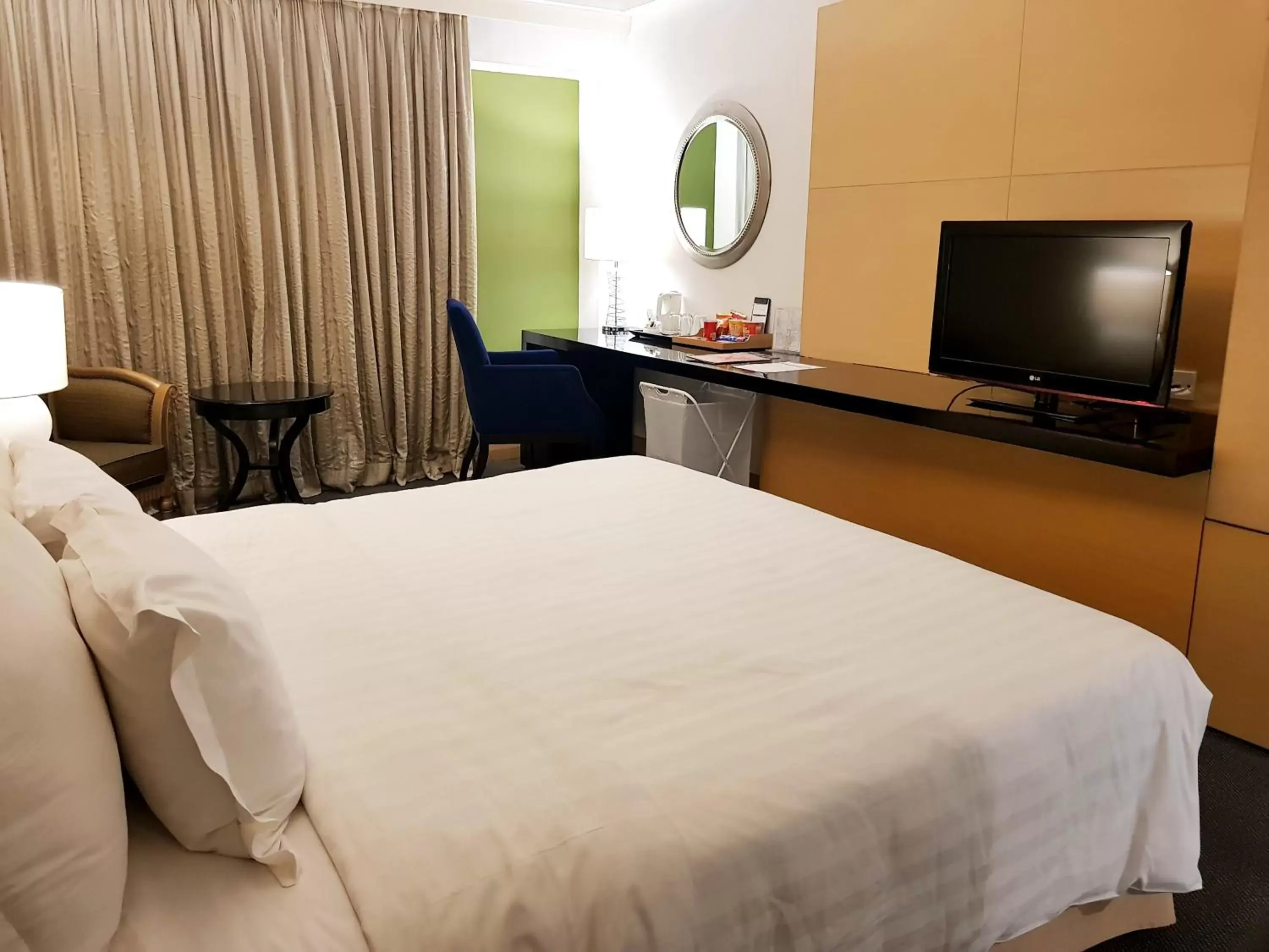 Bedroom, Bed in Grandkemang Hotel