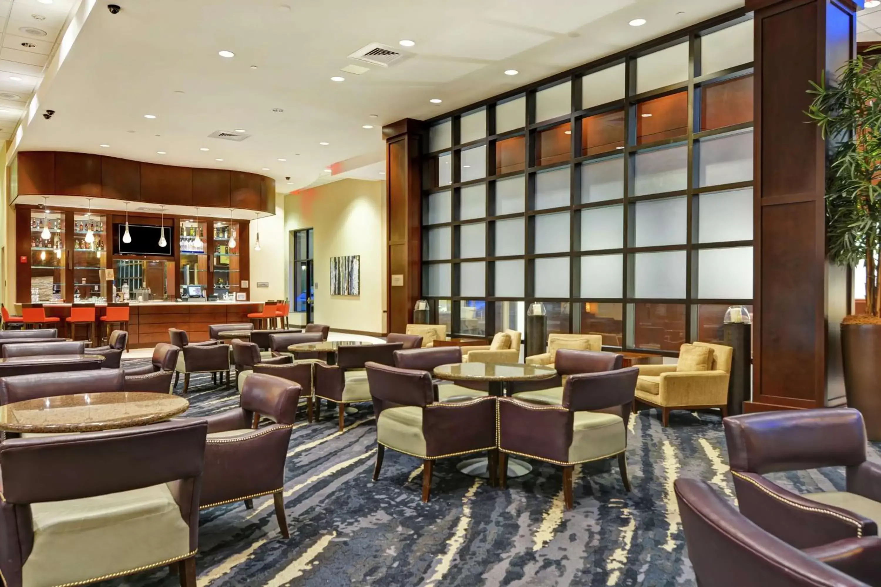 Lounge or bar, Lounge/Bar in Embassy Suites Savannah Airport