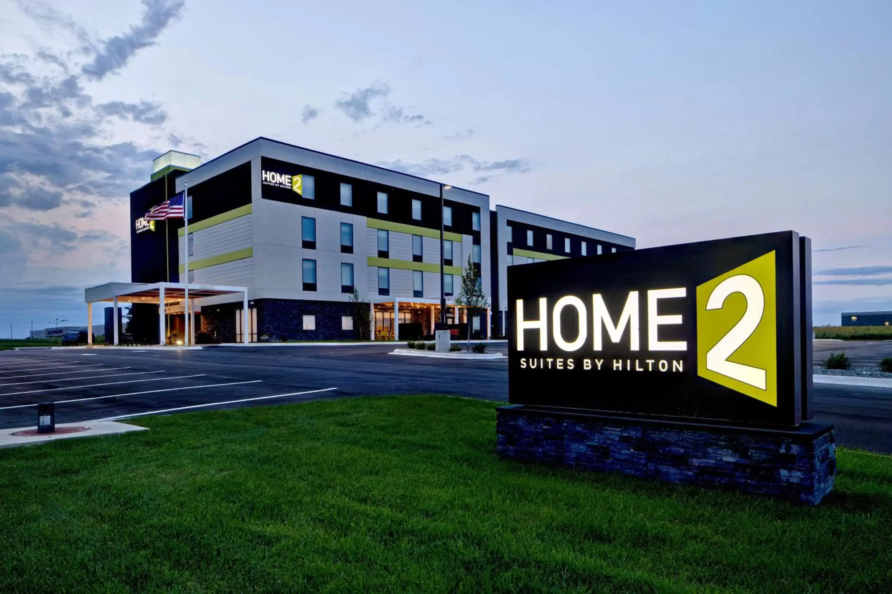 Property Building in Home2 Suites By Hilton Loves Park Rockford